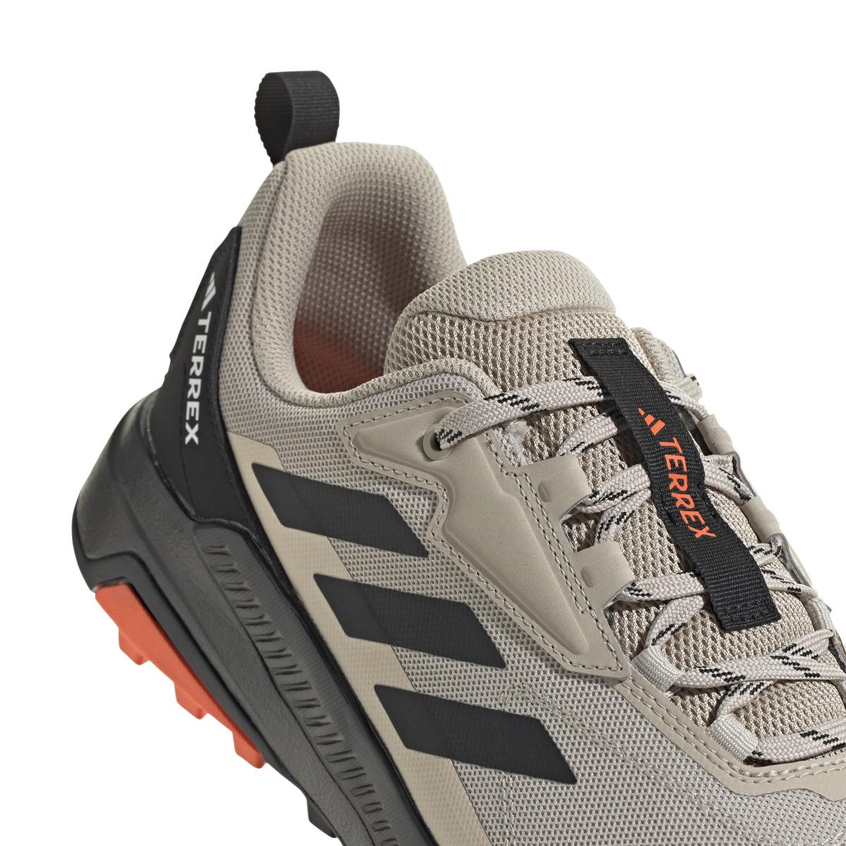 product/a/d/adidas_ih3545_9_footwear_photography_detail_view_2_white.jpg