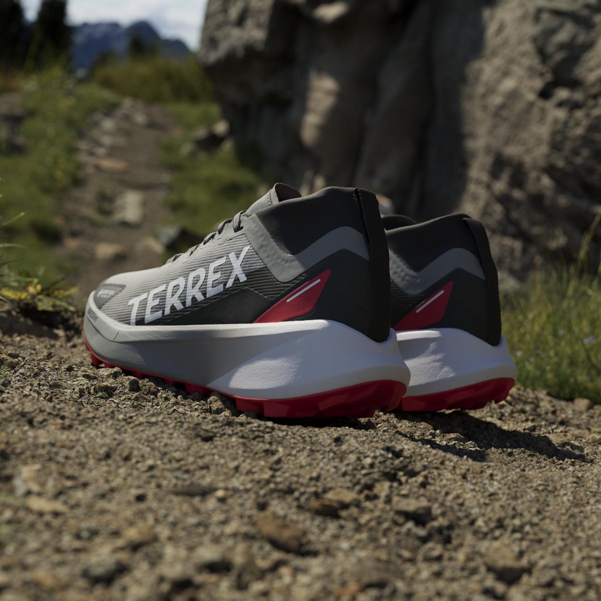 product/a/d/adidas_ih3776_19_footwear_photography_heromrktng_view_6-nw091625.jpg