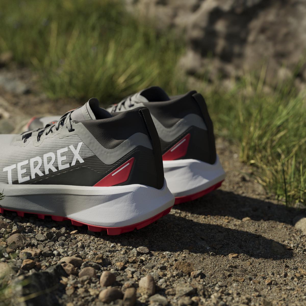 product/a/d/adidas_ih3776_22_footwear_photography_heromrktng_view_9-nw091625.jpg