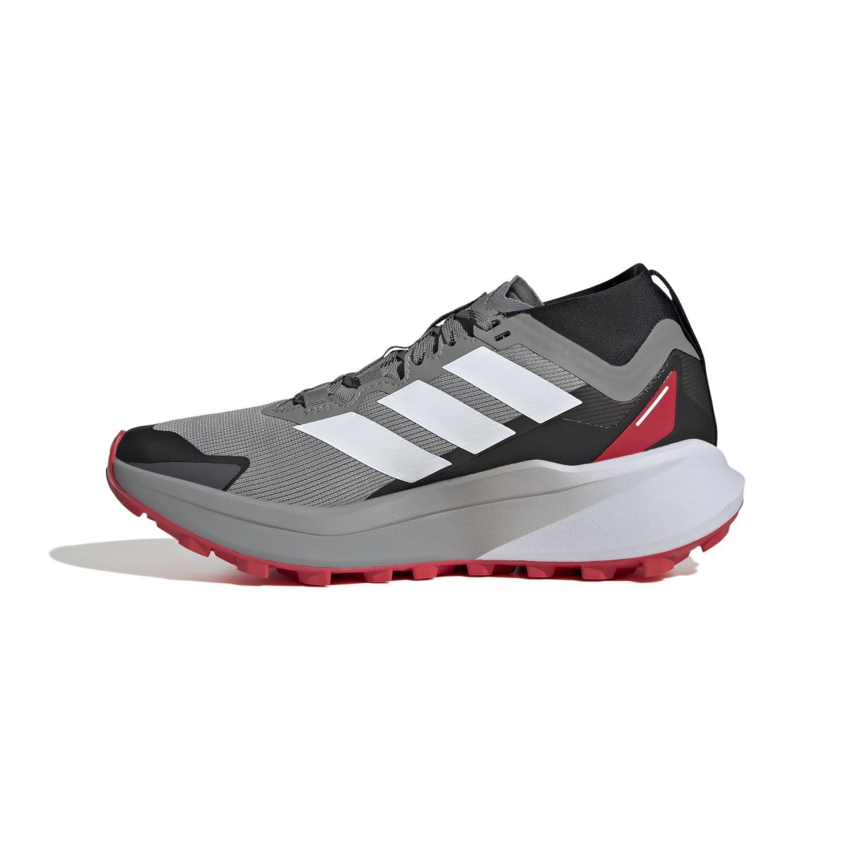 product/a/d/adidas_ih3776_5_footwear_photography_side_medial_center_view_white-nw091625.jpg