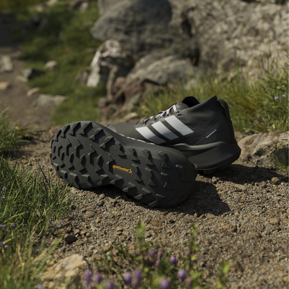 product/a/d/adidas_ih5358_19_footwear_photography_heromrktng_view_4-nw091625.jpg