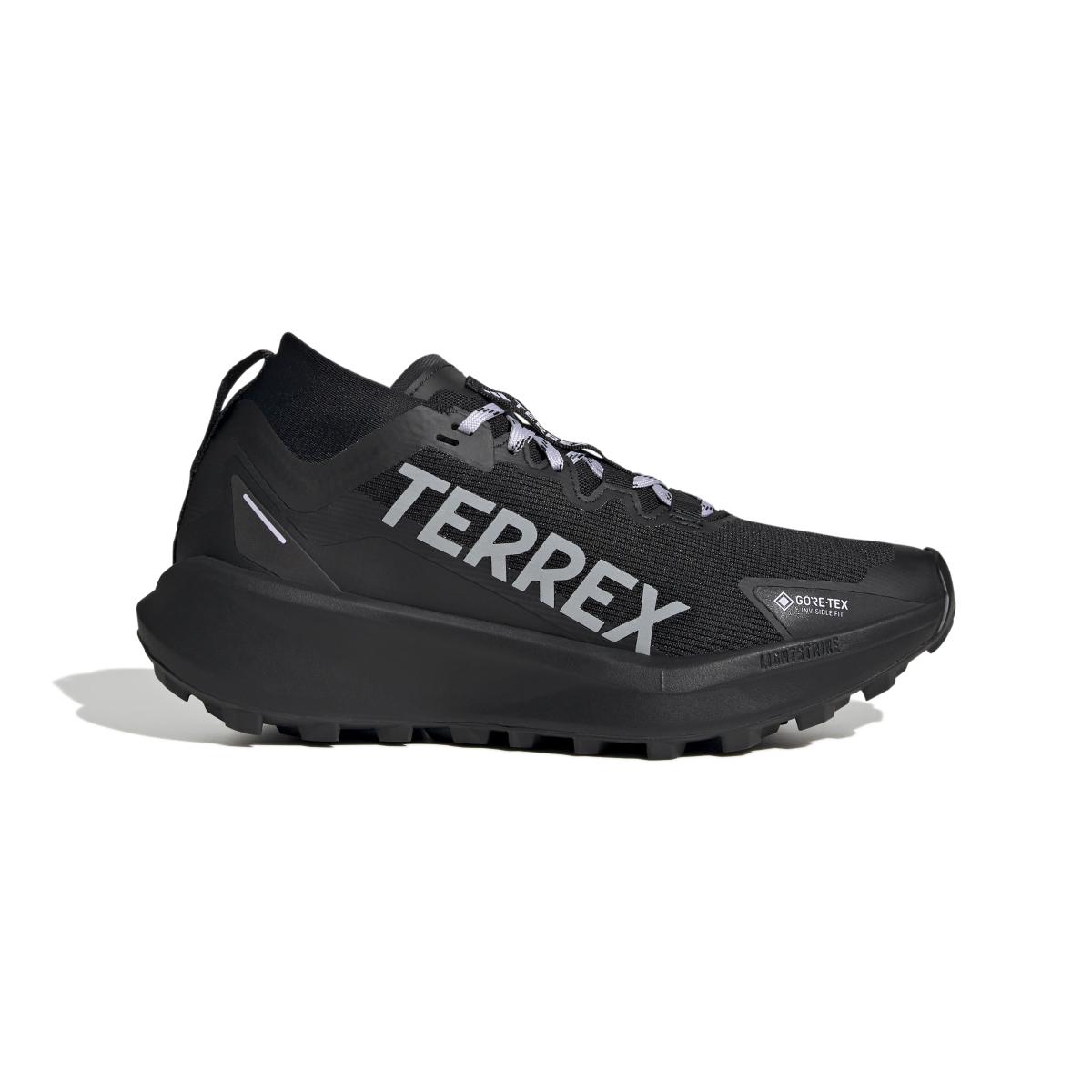 product/a/d/adidas_ih5358_1_footwear_photography_side_lateral_center_view_white-nw091625.jpg