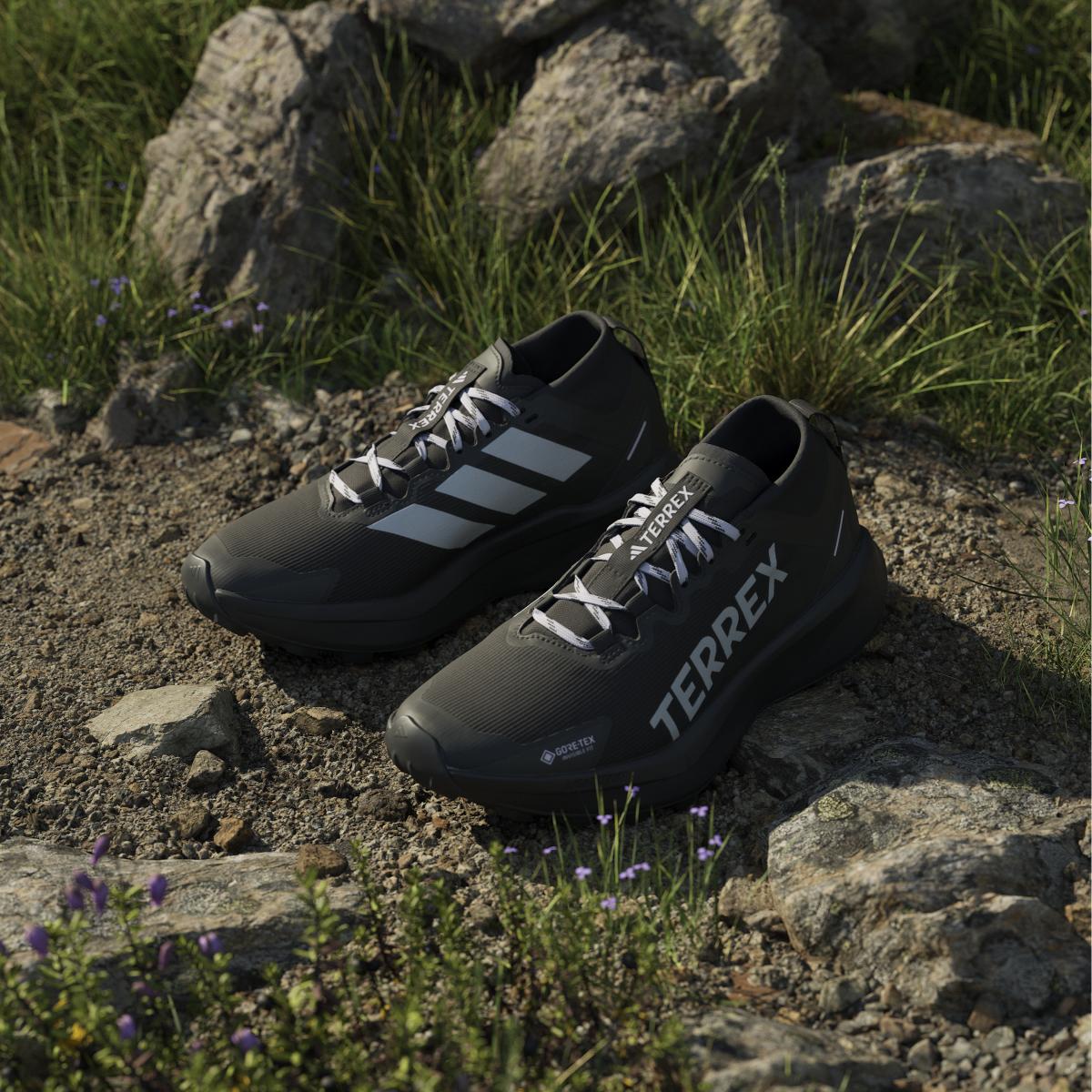product/a/d/adidas_ih5358_20_footwear_photography_heromrktng_view_5-nw091625.jpg