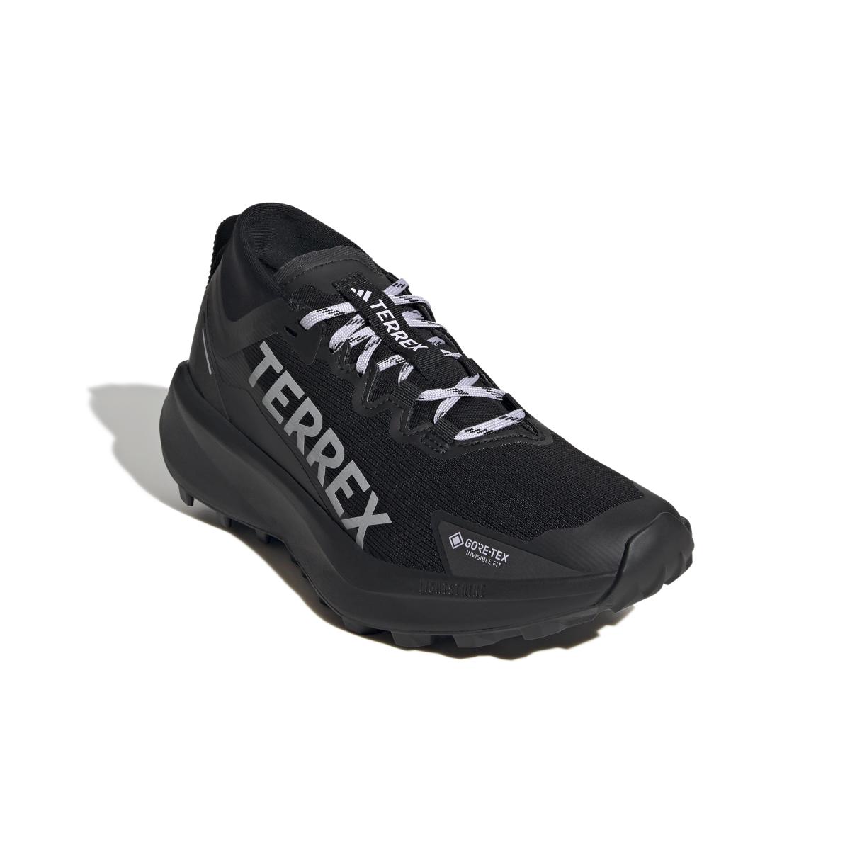 product/a/d/adidas_ih5358_6_footwear_photography_front_lateral_top_view_white-nw091625.jpg