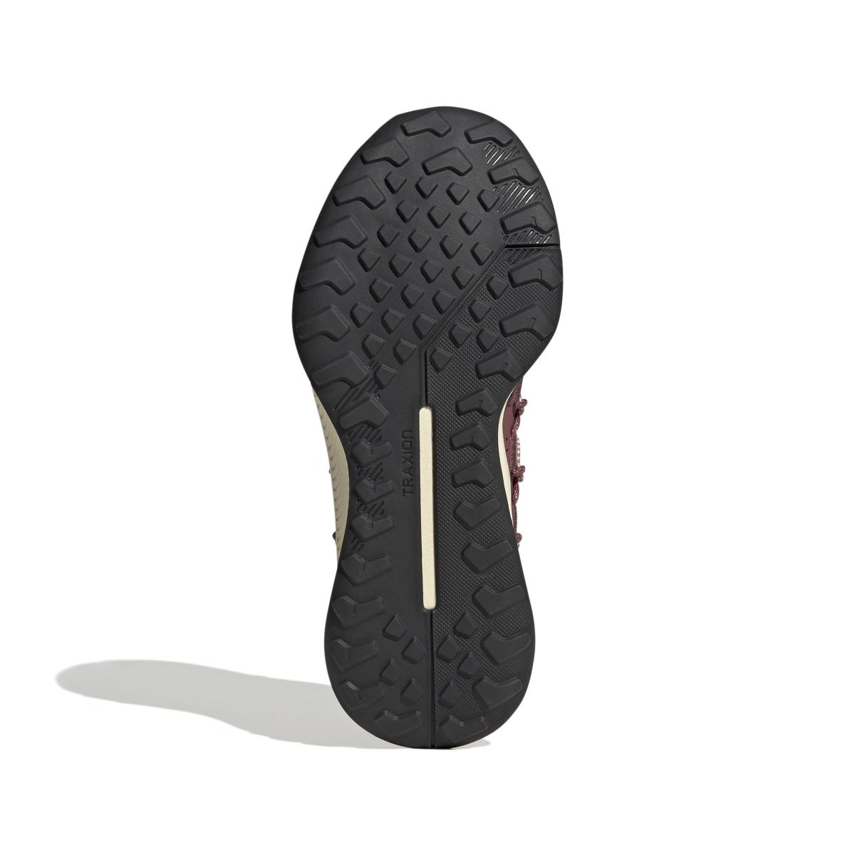 product/a/d/adidas_ih6112_4_footwear_photography_bottom_view_white-nw091625.jpg