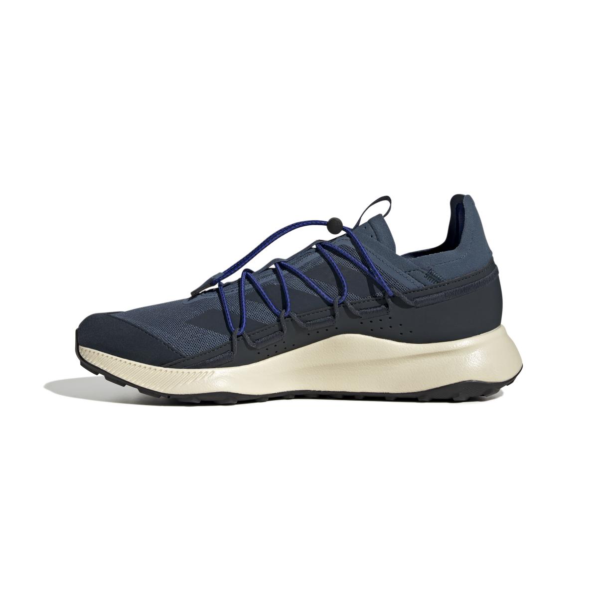 product/a/d/adidas_ih6114_5_footwear_photography_side_medial_center_view_white-nw091625.jpg