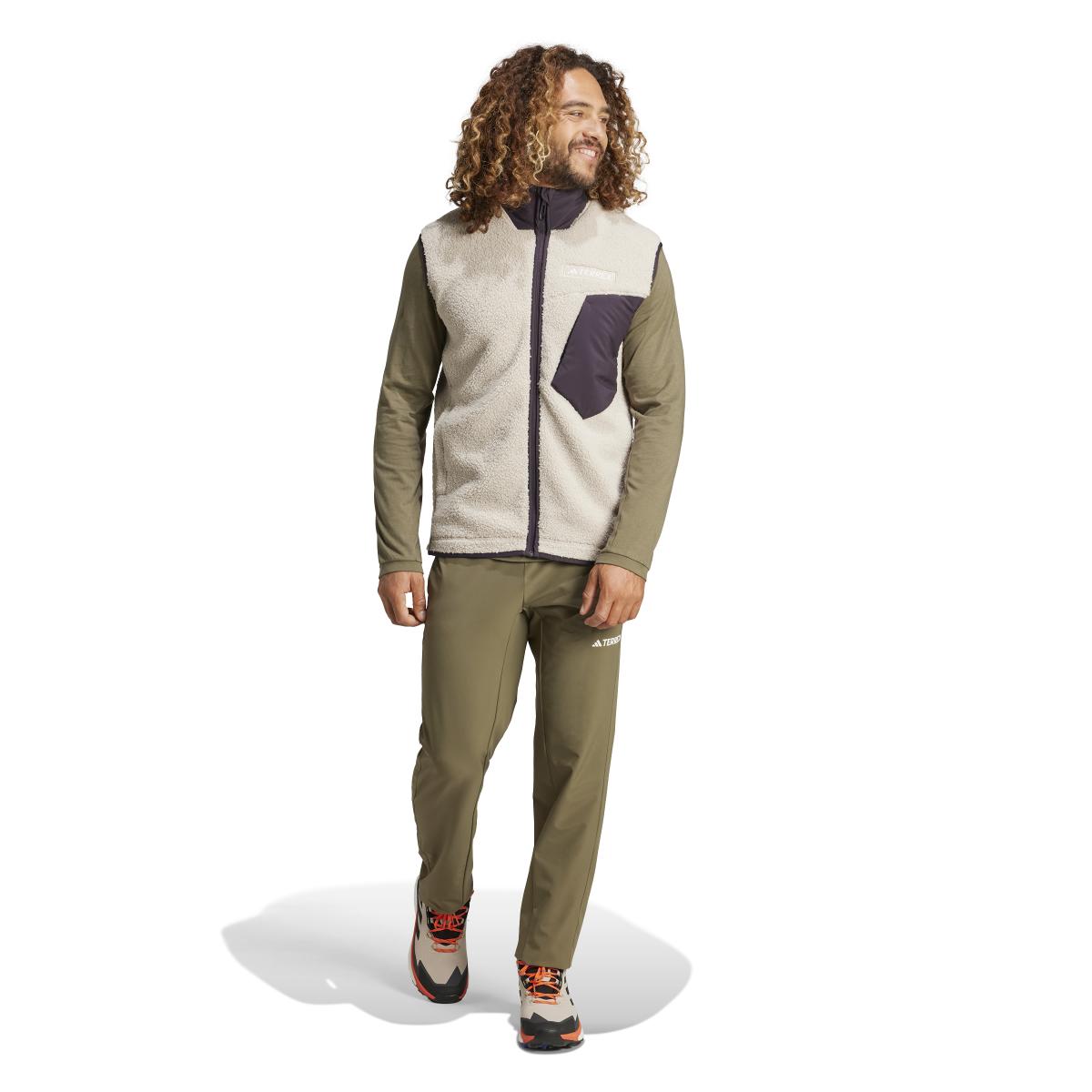 product/a/d/adidas_iw0239_7_apparel_on_model_standard_outfit_view_white.jpg