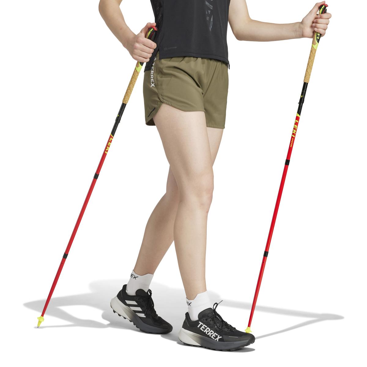 product/a/d/adidas_iw6622_4_apparel_on_model_walking_view_white.jpg