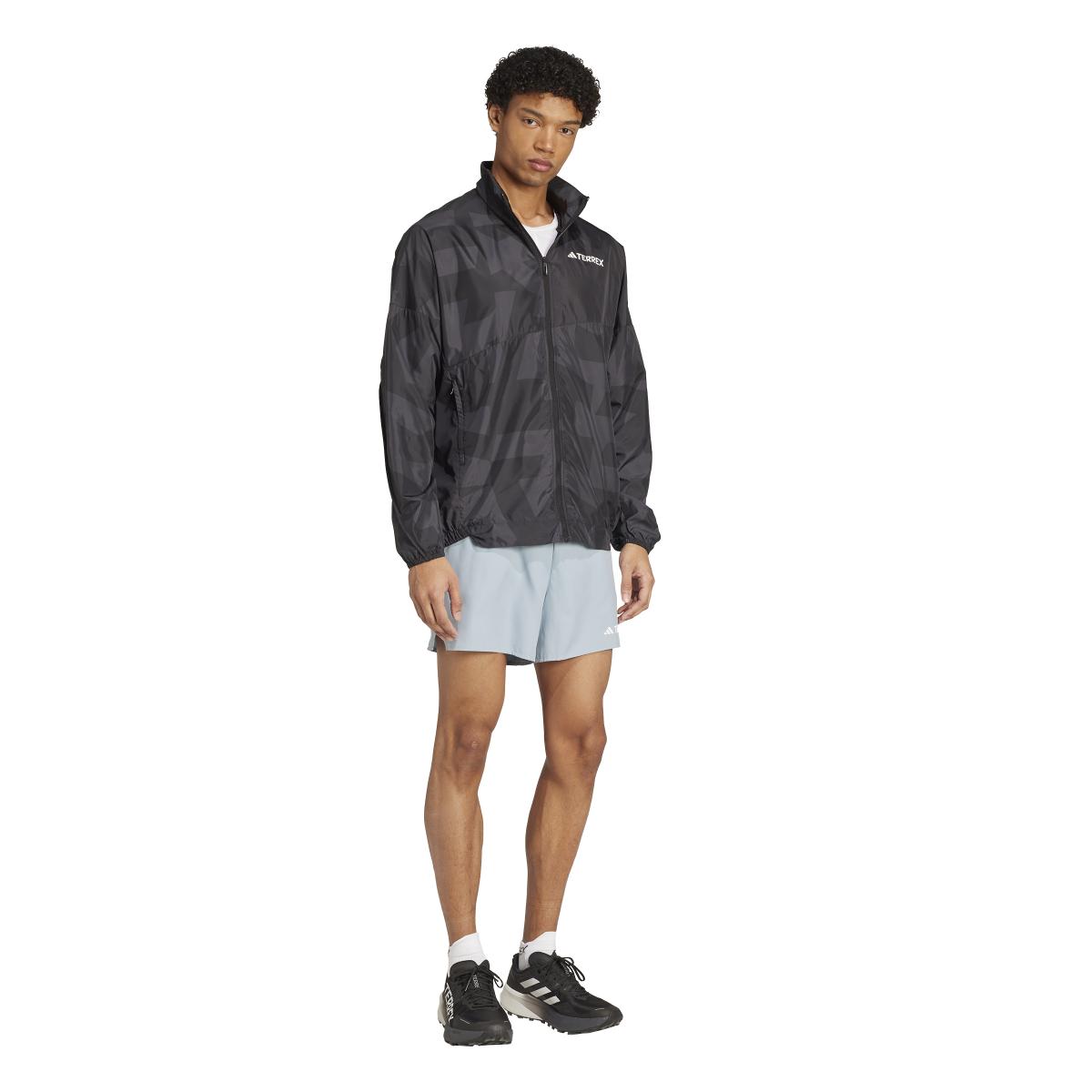 product/a/d/adidas_jd8428_black-carbon_4.jpg