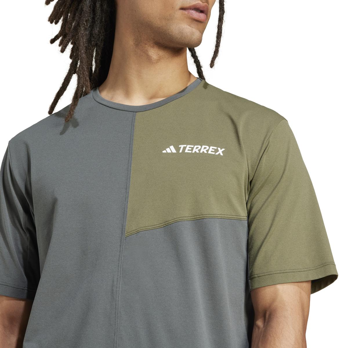 product/a/d/adidas_je0395_legivy_6.jpg