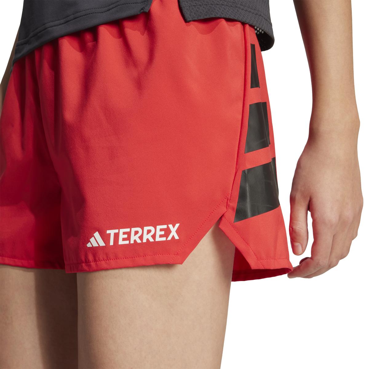 product/a/d/adidas_jf1257_7_apparel_on_model_detail_view_1_white.jpg