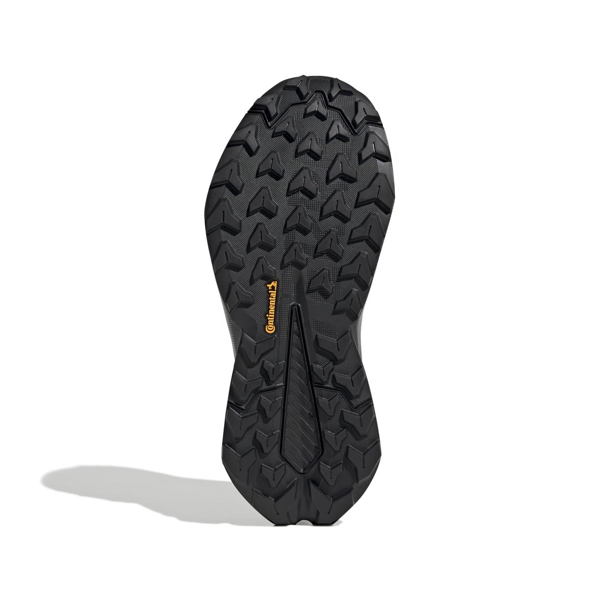 product/a/d/adidas_jh6406_4_footwear_photography_bottom_view_white-nw091625.jpg