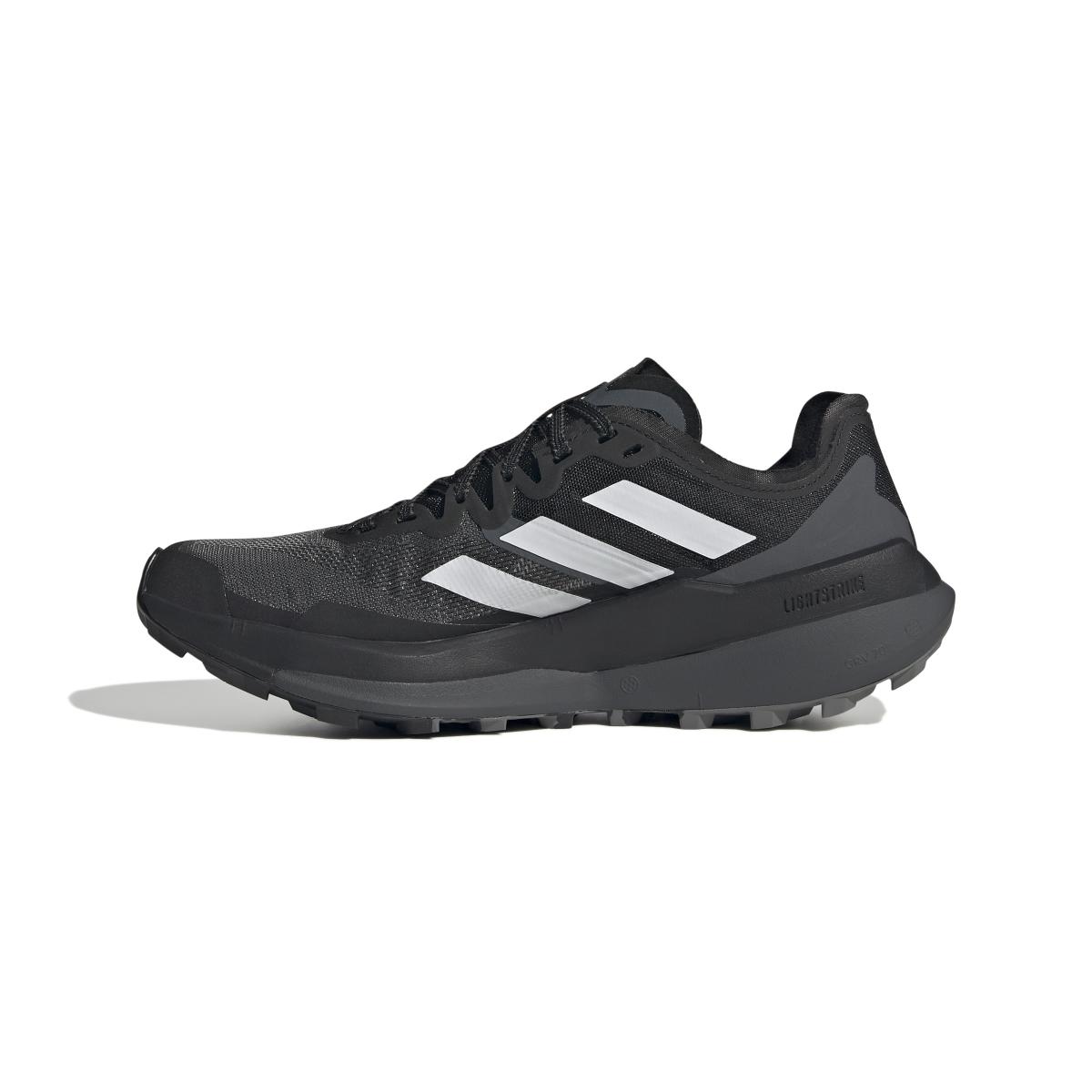 product/a/d/adidas_ji0953_5_footwear_photography_side_medial_center_view_white.jpg