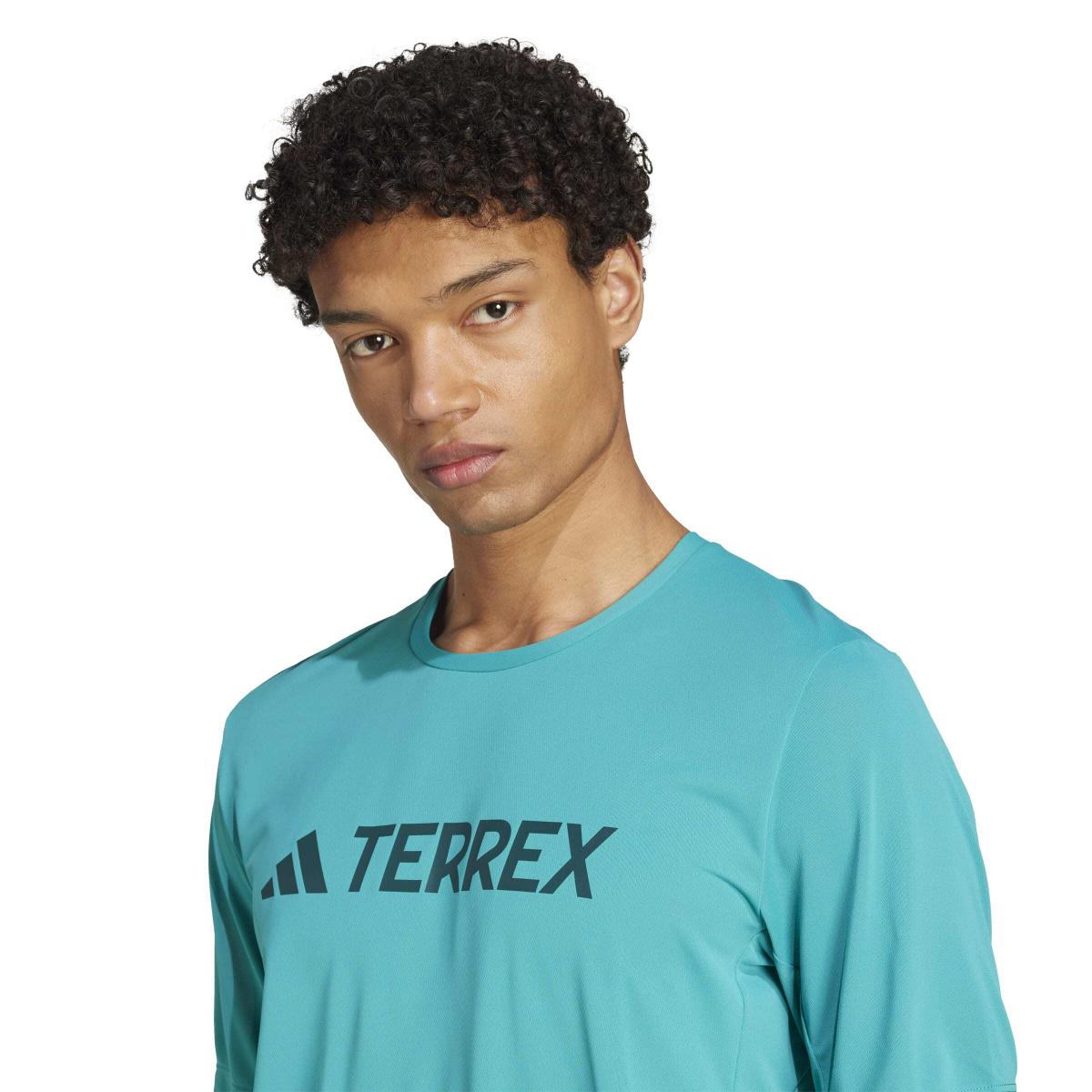 product/a/d/adidas_jn3874_5_apparel_on_model_detail_view_1_white.jpg