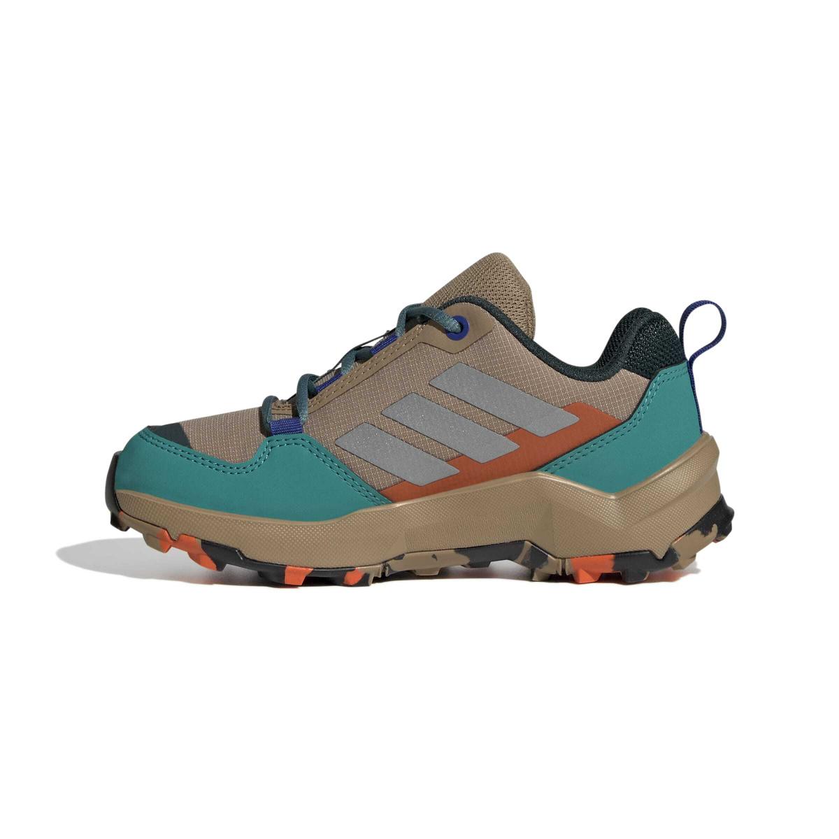 product/a/d/adidas_jq0632_5_footwear_photography_side_medial_center_view_white-nw091625.jpg