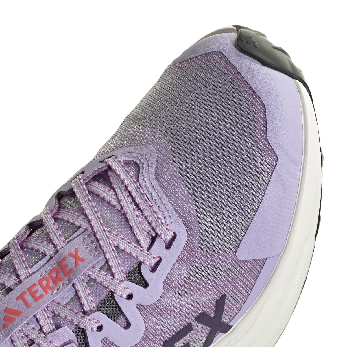 product/a/d/adidas_jq1617_8_footwear_photography_detail_view_1_white.jpg