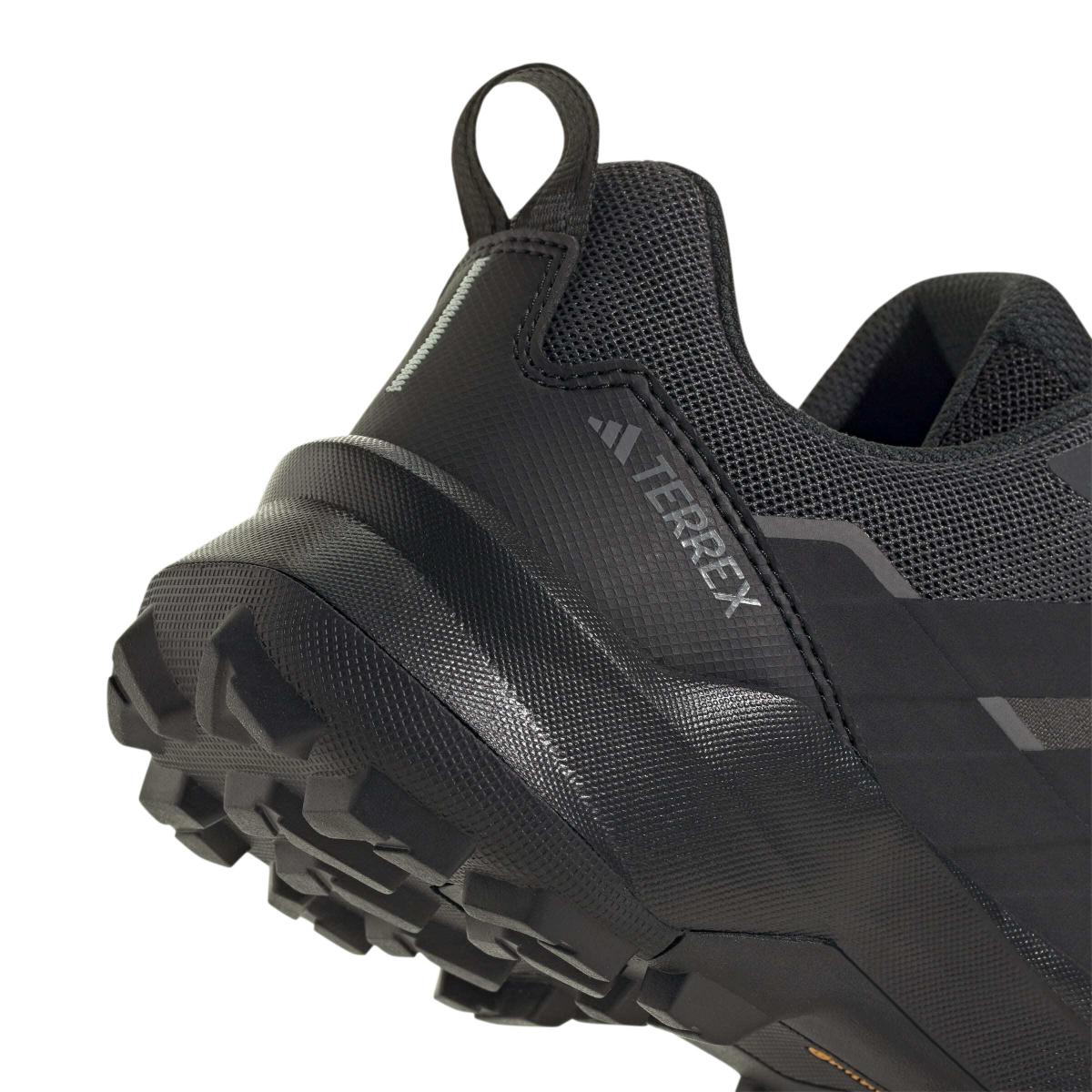 product/a/d/adidas_jq2222_8_footwear_photography_detail_view_1_white-nw091625.jpg