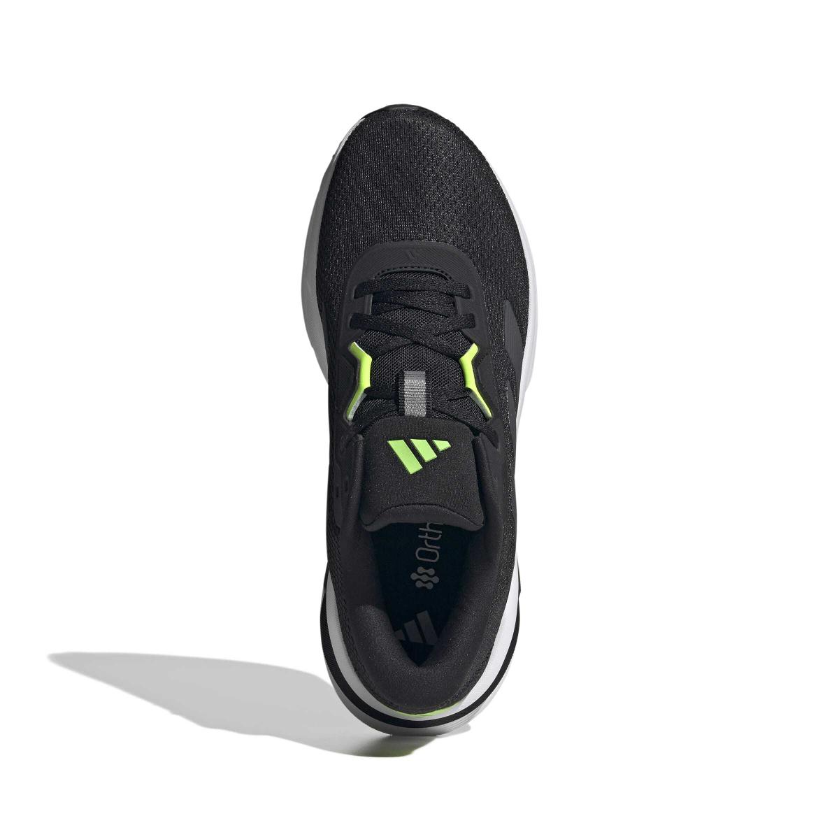 product/a/d/adidas_jq2625_3_footwear_photography_top_portrait_view_white-nw091625.jpg