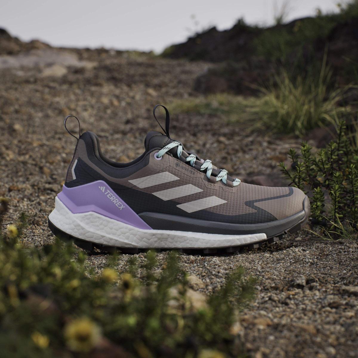 product/a/d/adidas_jq9912_16_footwear_photography_heromrktng_view_3-nw091625.jpg