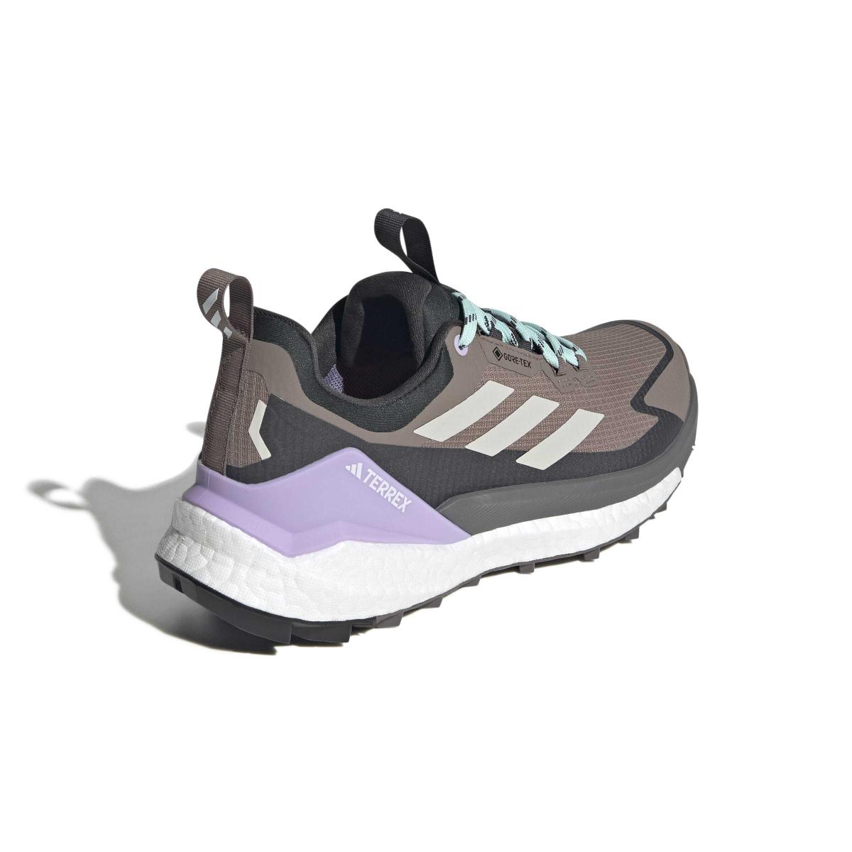 product/a/d/adidas_jq9912_7_footwear_photography_back_lateral_top_view_white-nw091625.jpg