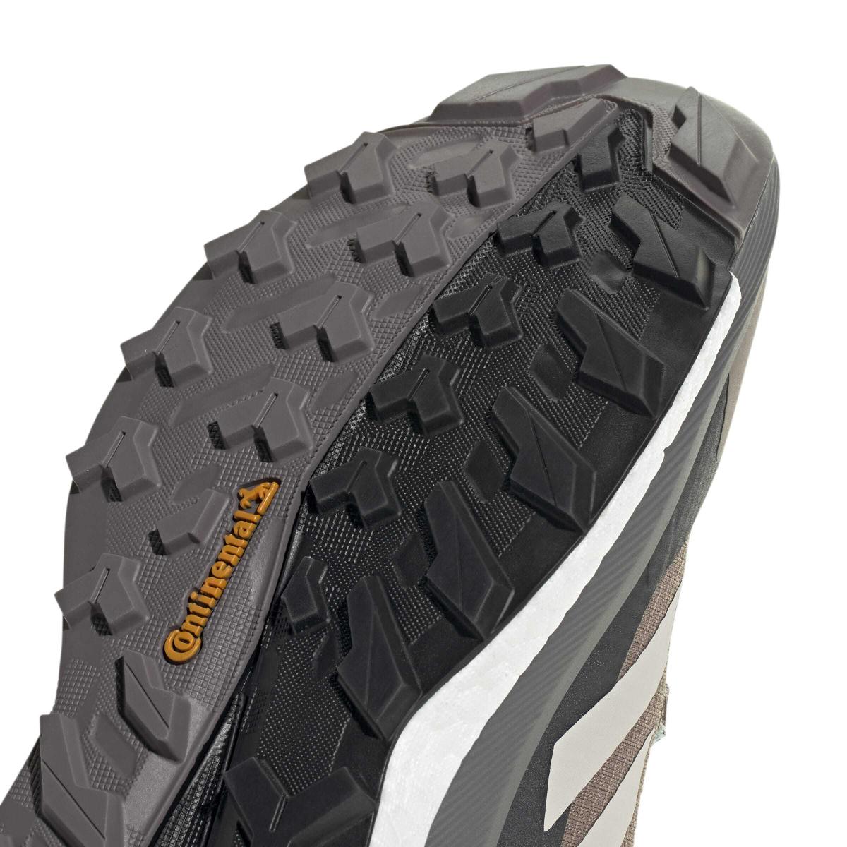 product/a/d/adidas_jq9912_9_footwear_photography_detail_view_2_white-nw091625.jpg