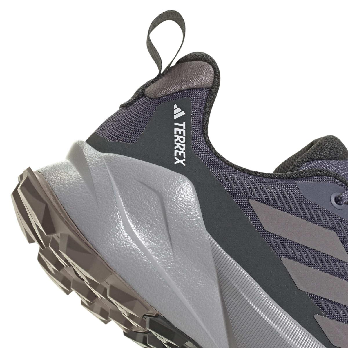 product/a/d/adidas_jq9922_9_footwear_photography_detail_view_2_white-nw091625.jpg