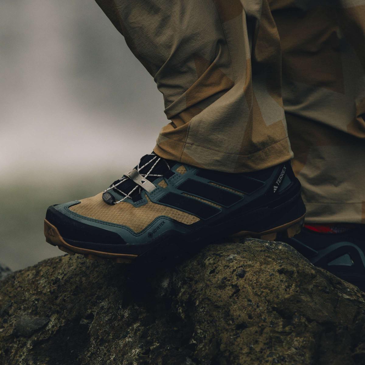 product/a/d/adidas_jq9929_15_footwear_photography_heromrktng_view_3-072925nw.jpg