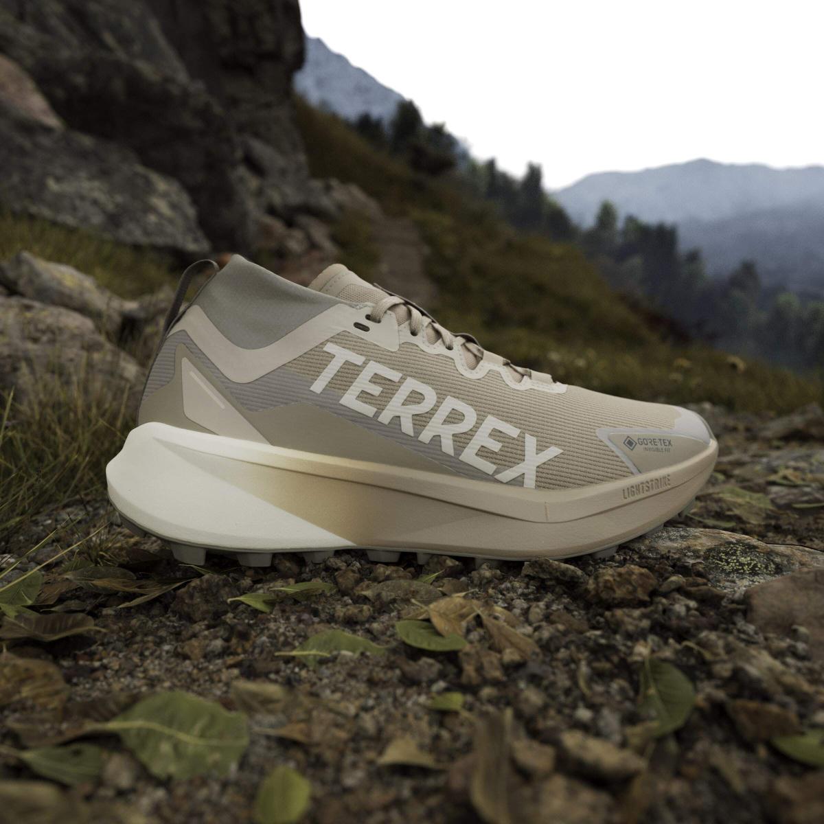 product/a/d/adidas_jr1507_18_footwear_photography_heromrktng_view_3-nw091625.jpg