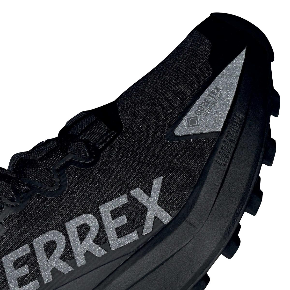 product/a/d/adidas_jr5247_13_footwear_photography_reflective_detail_white-nw091725.jpg