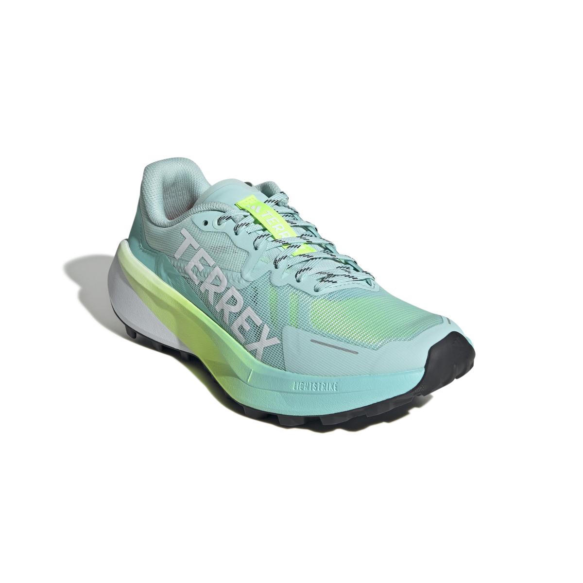 product/a/d/adidas_jr5250_6_footwear_photography_front_lateral_top_view_white.jpg