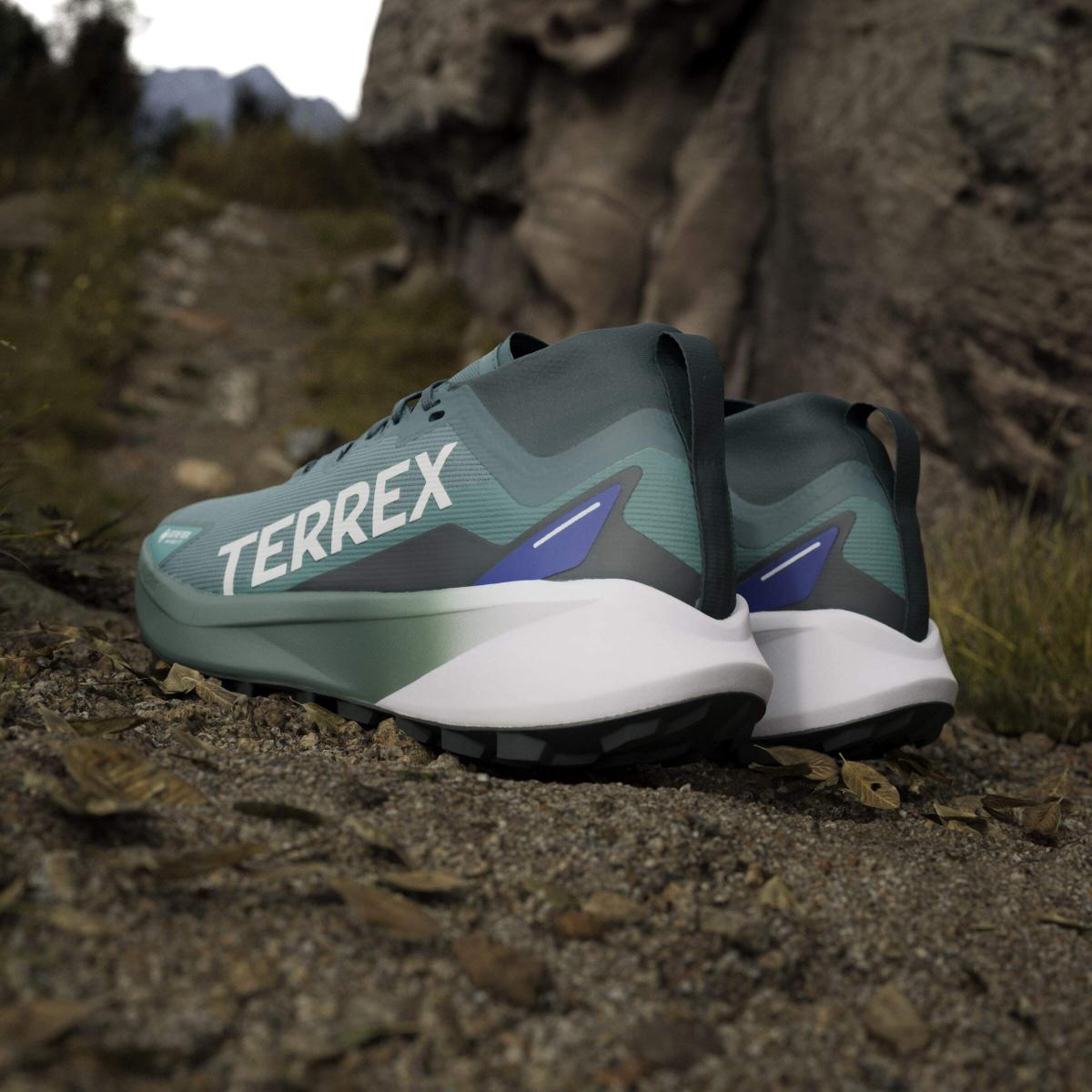 product/a/d/adidas_jr5351_21_footwear_photography_heromrktng_view_6-nw091725.jpg
