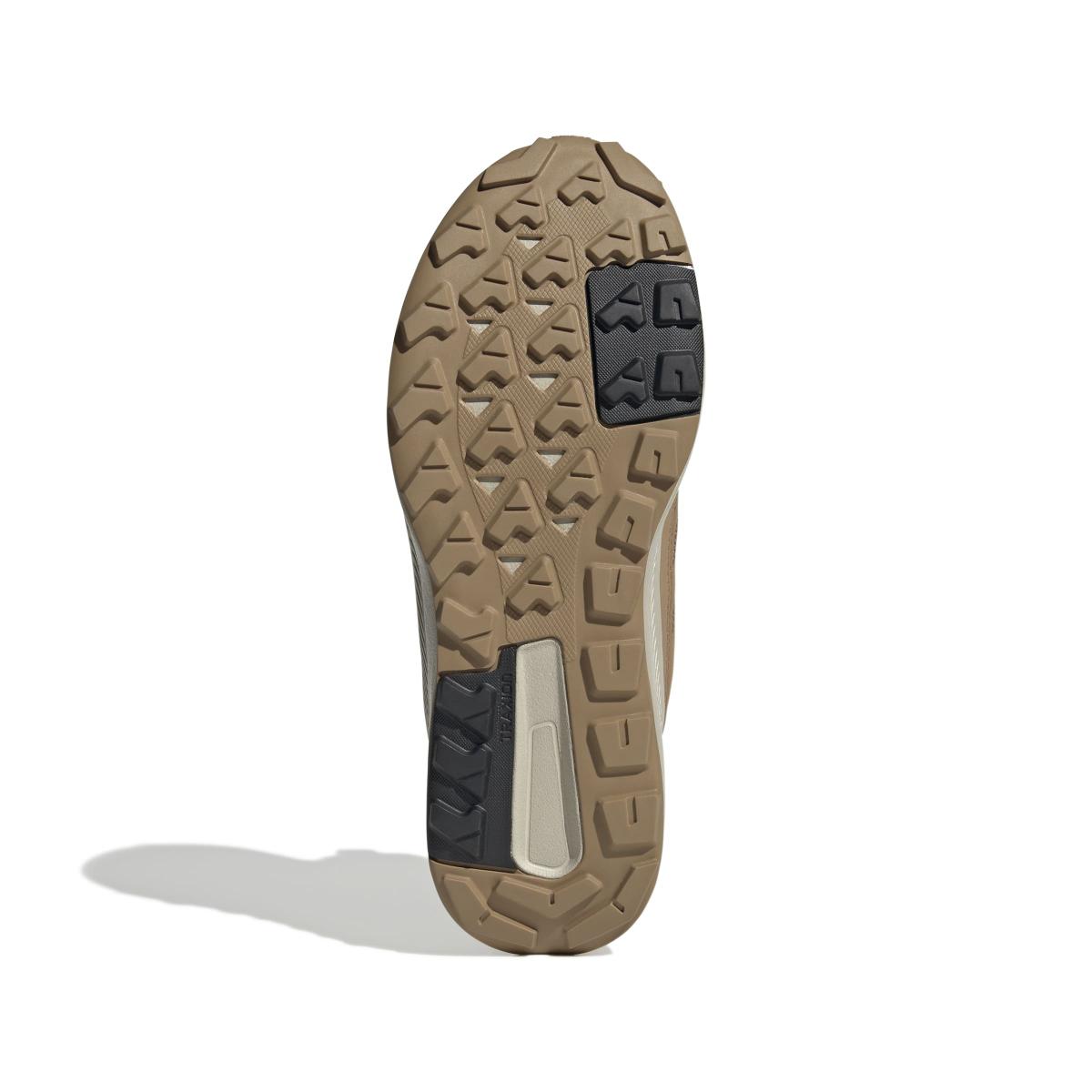 product/a/d/adidas_js1431_4_footwear_photography_bottom_view_white-nw091725.jpg