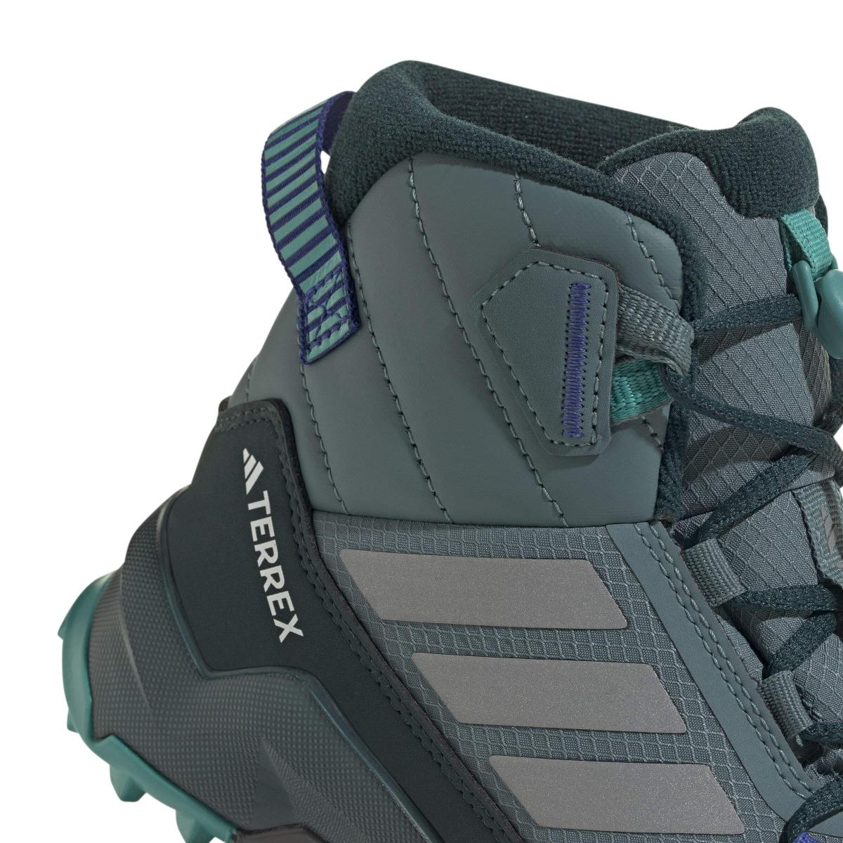 product/a/d/adidas_js2923_9_footwear_photography_detail_view_2_white-nw091725.jpg