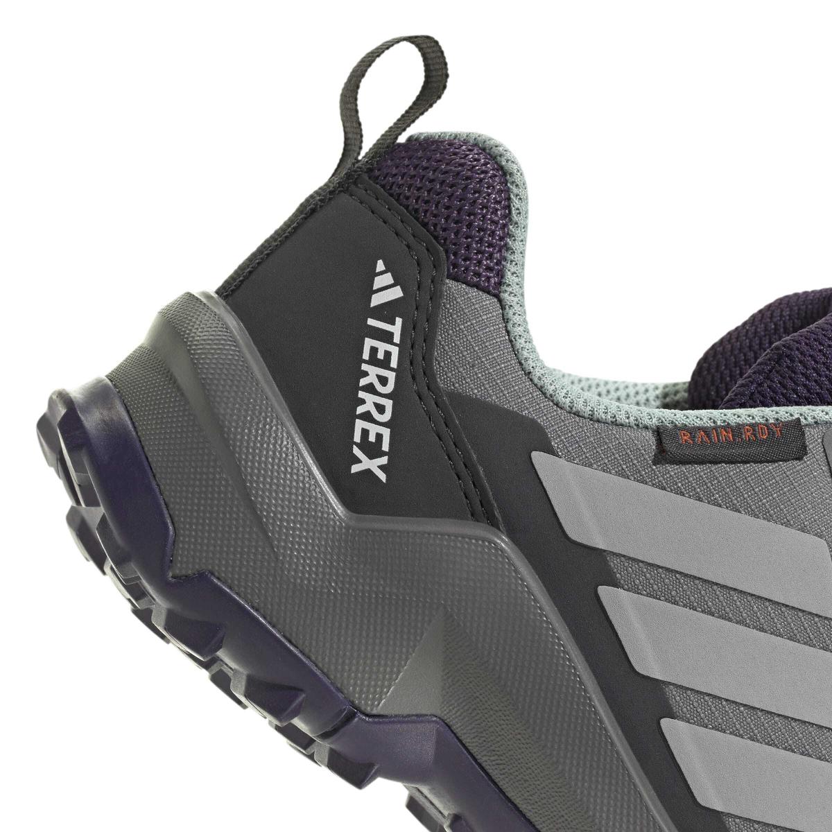 product/a/d/adidas_js2926_9_footwear_photography_detail_view_2_white-nw091725.jpg
