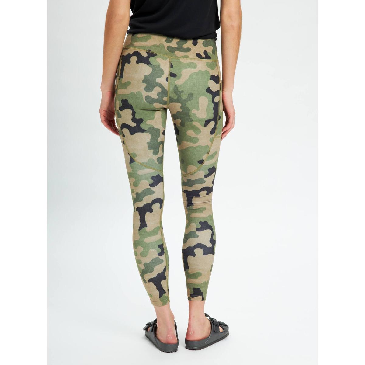 product/b/u/burton_23257100-960-m_martini-olive-terra-camo_2.jpg