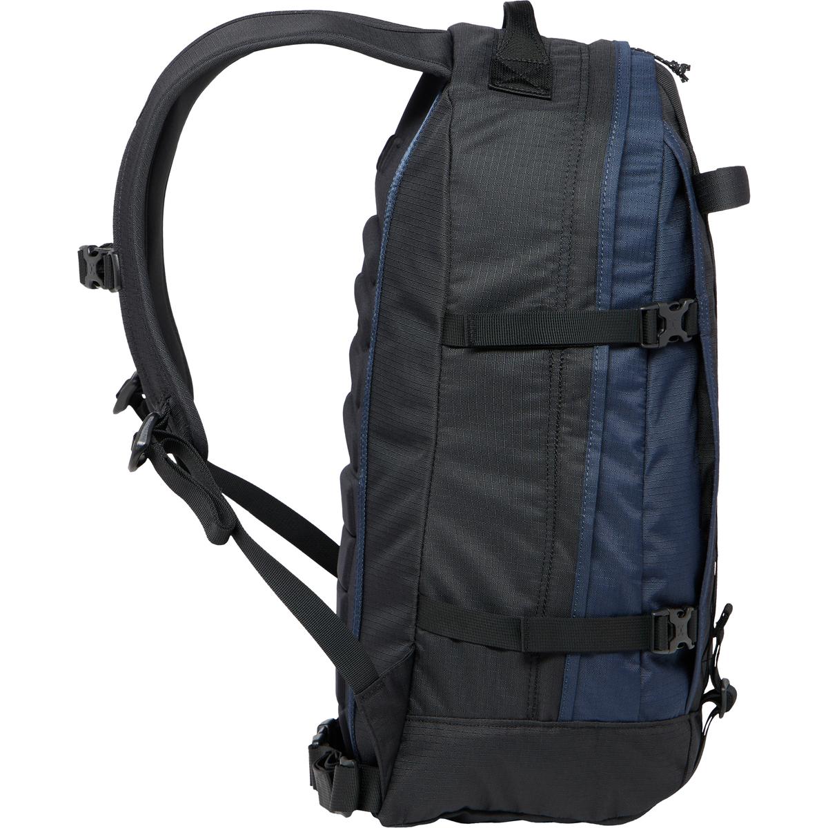 product/h/a/haglofs_338150-5sk_true-black-tarn-blue_3.jpg