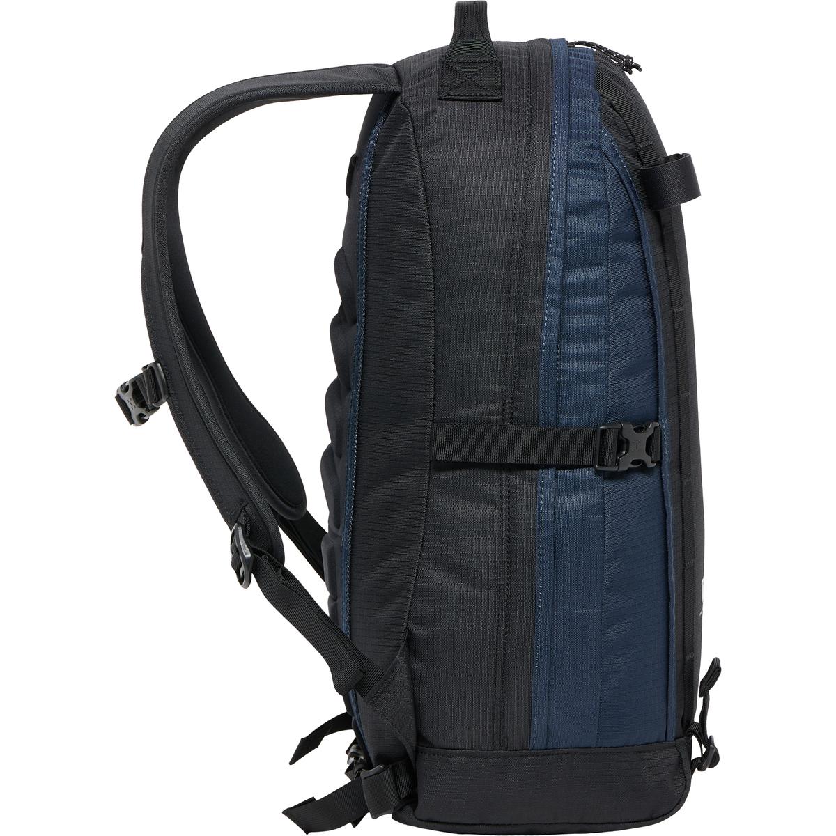 product/h/a/haglofs_338151-5sk_true-black-tarn-blue_3.jpg