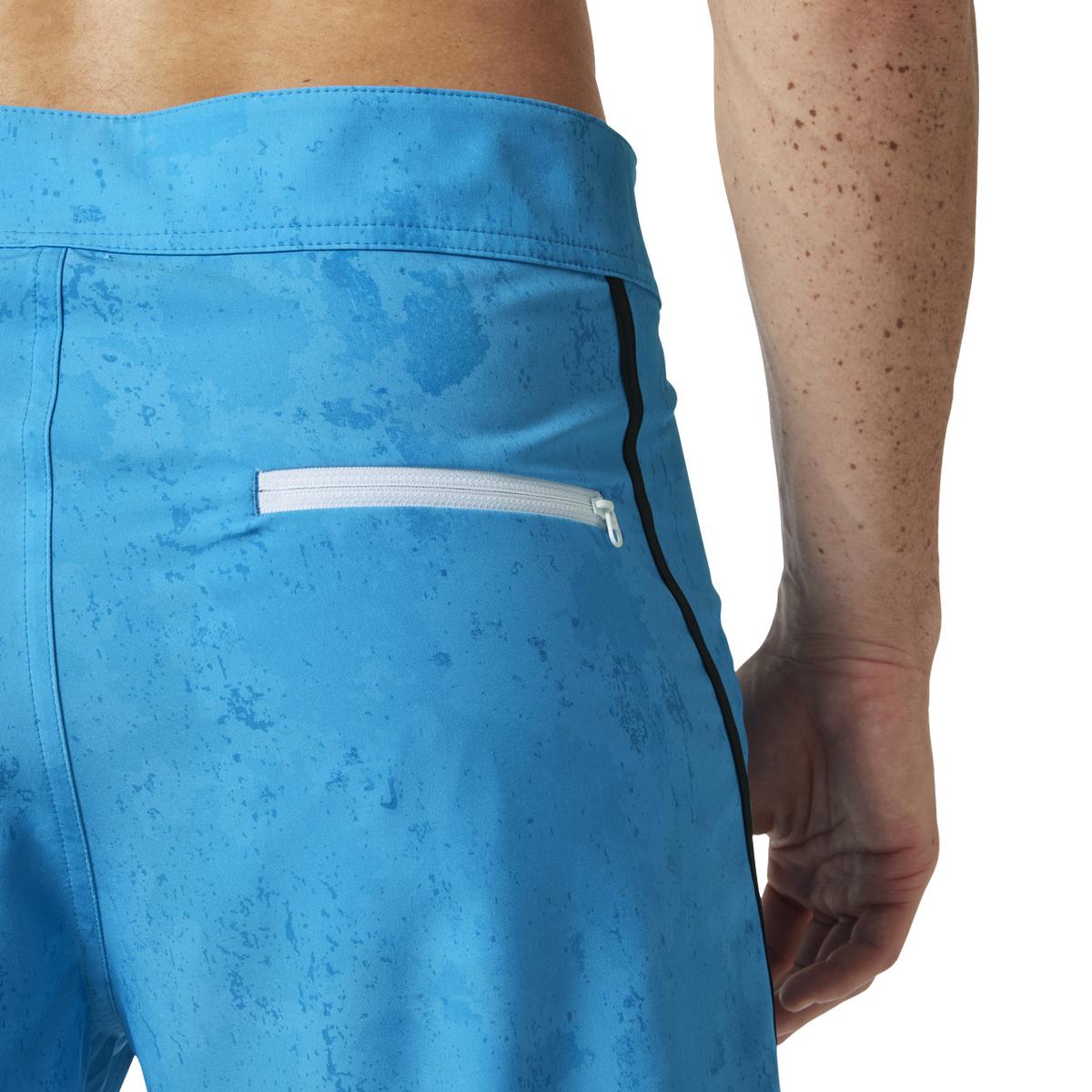 product/h/e/helly-hansen_30383-645_cyan-sea-map-camo-aop_1.jpg