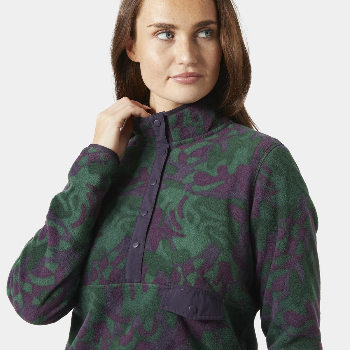 product/h/e/helly-hansen_63430-660_black-grape-bruce-aop_3.jpg