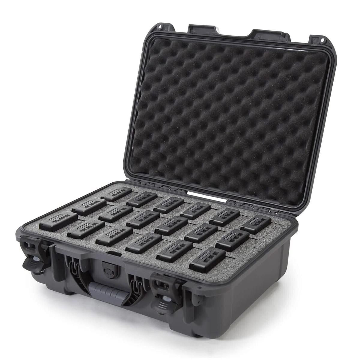product/n/a/nanuk_930-m200b7_graphite_2.jpg