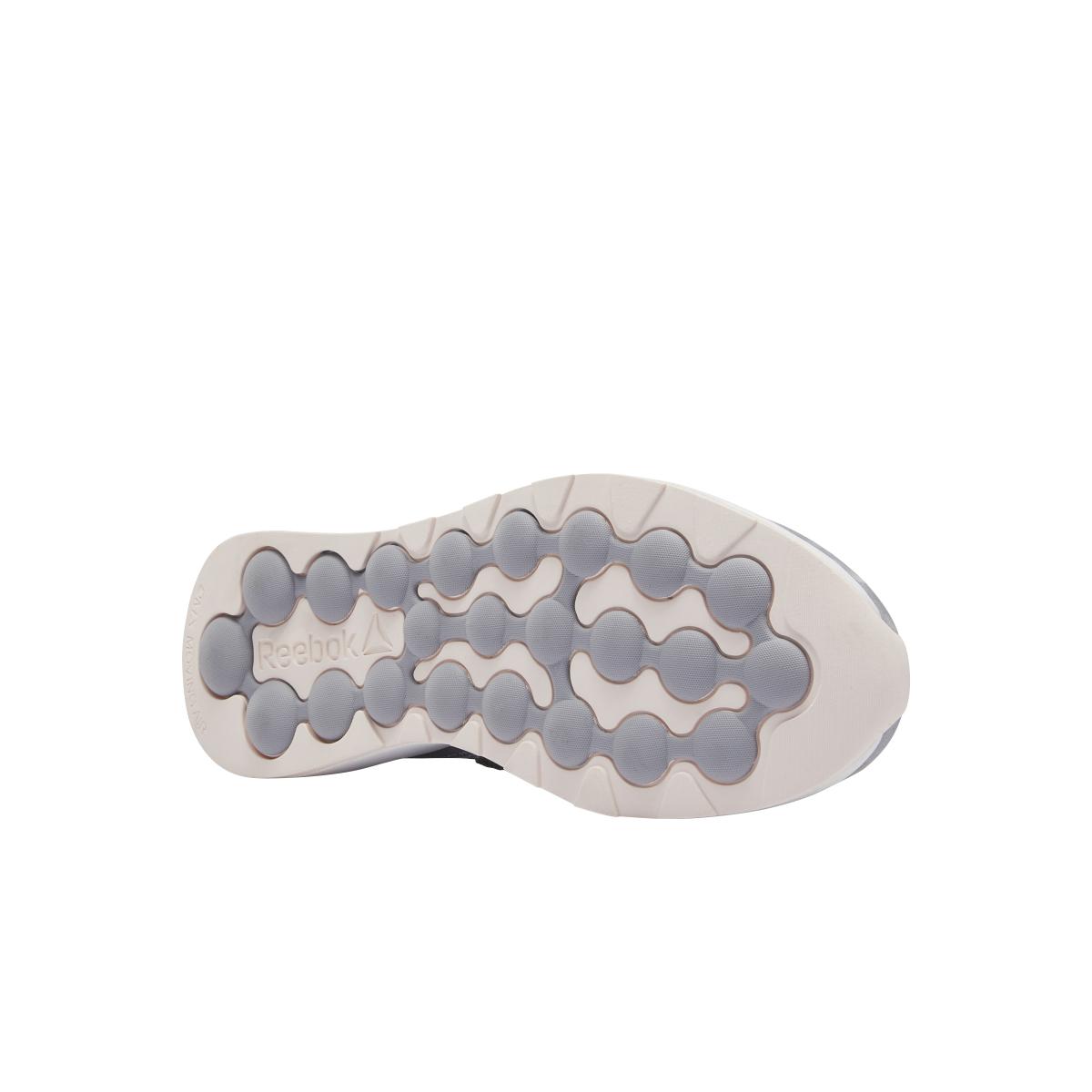 product/r/e/reebok_dv5829_3_footwear_photography_bottom_view_white_000.jpg
