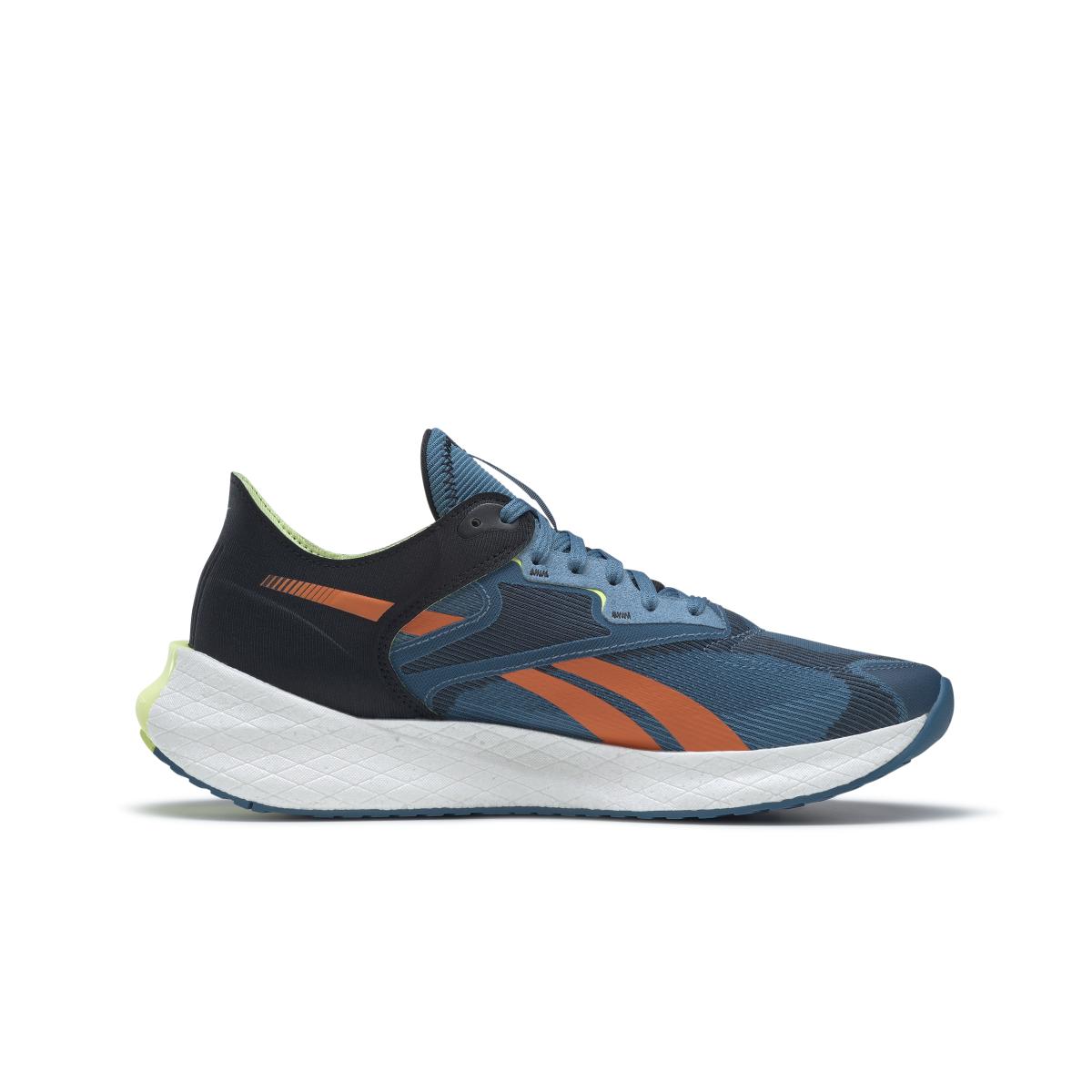 product/r/e/reebok_hp9275_4_footwear_photography_side_medial_center_view_white_000.jpg