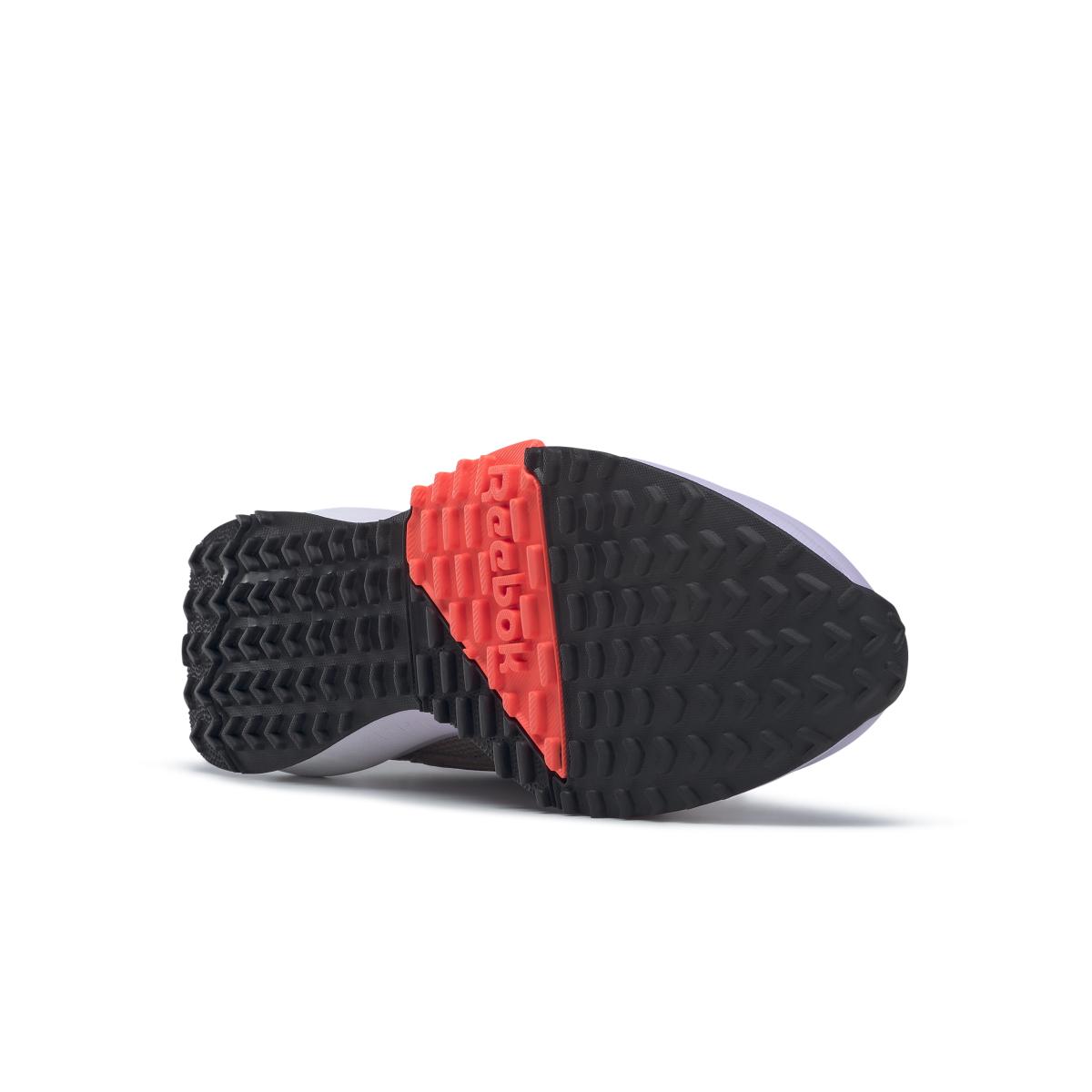 product/r/e/reebok_hp9330_3_footwear_photography_bottom_view_white_000.jpg