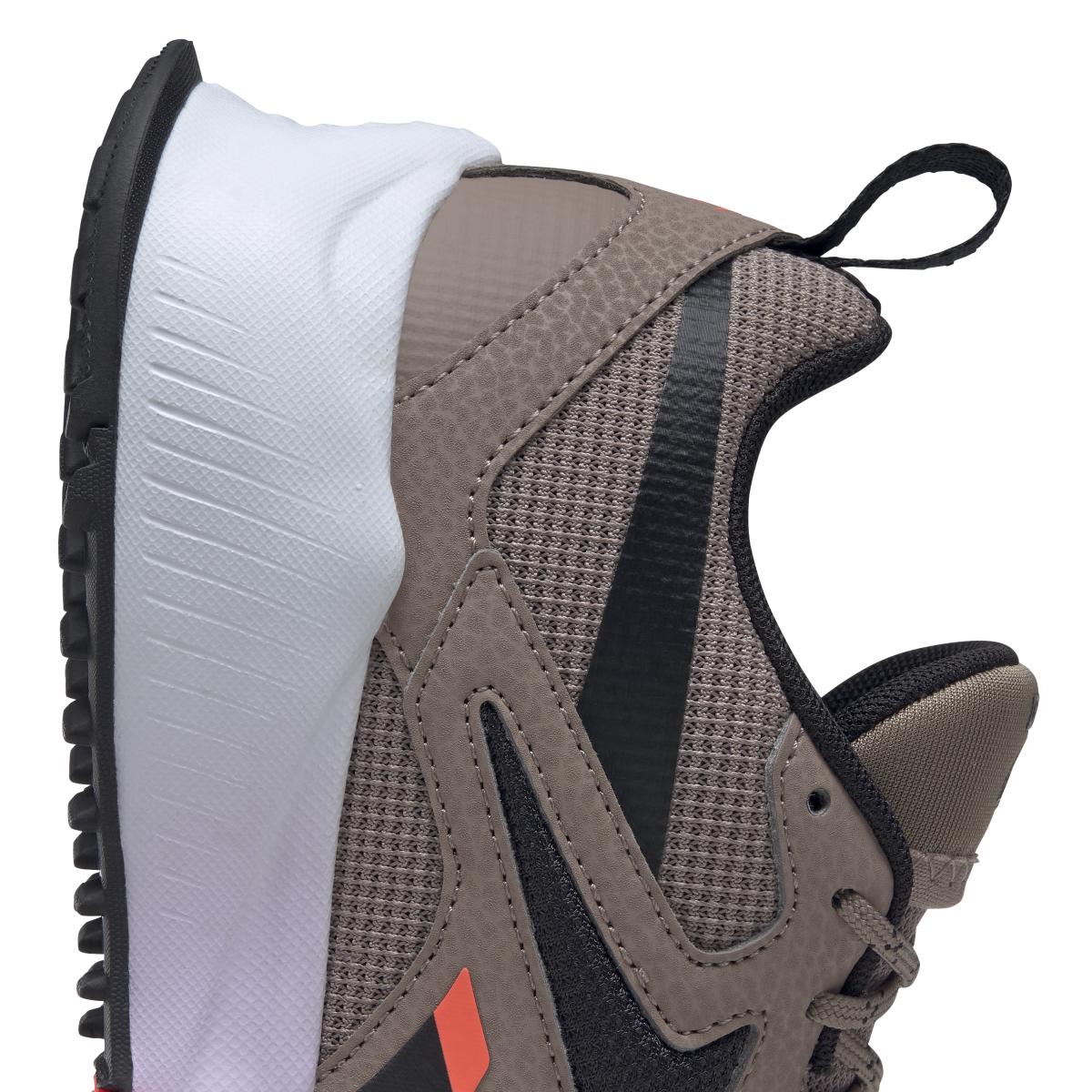 product/r/e/reebok_hp9330_8_footwear_photography_detail_view_2_white_000.jpg