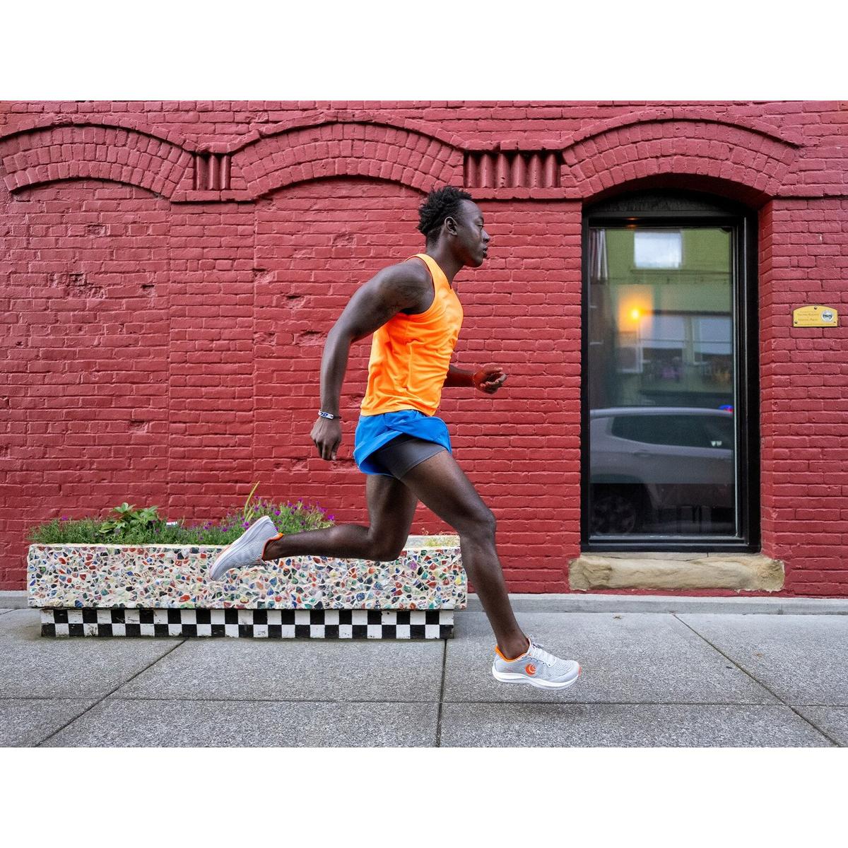 product/t/o/topo-athletic_m064-gryorg_grey-orange_6.jpg