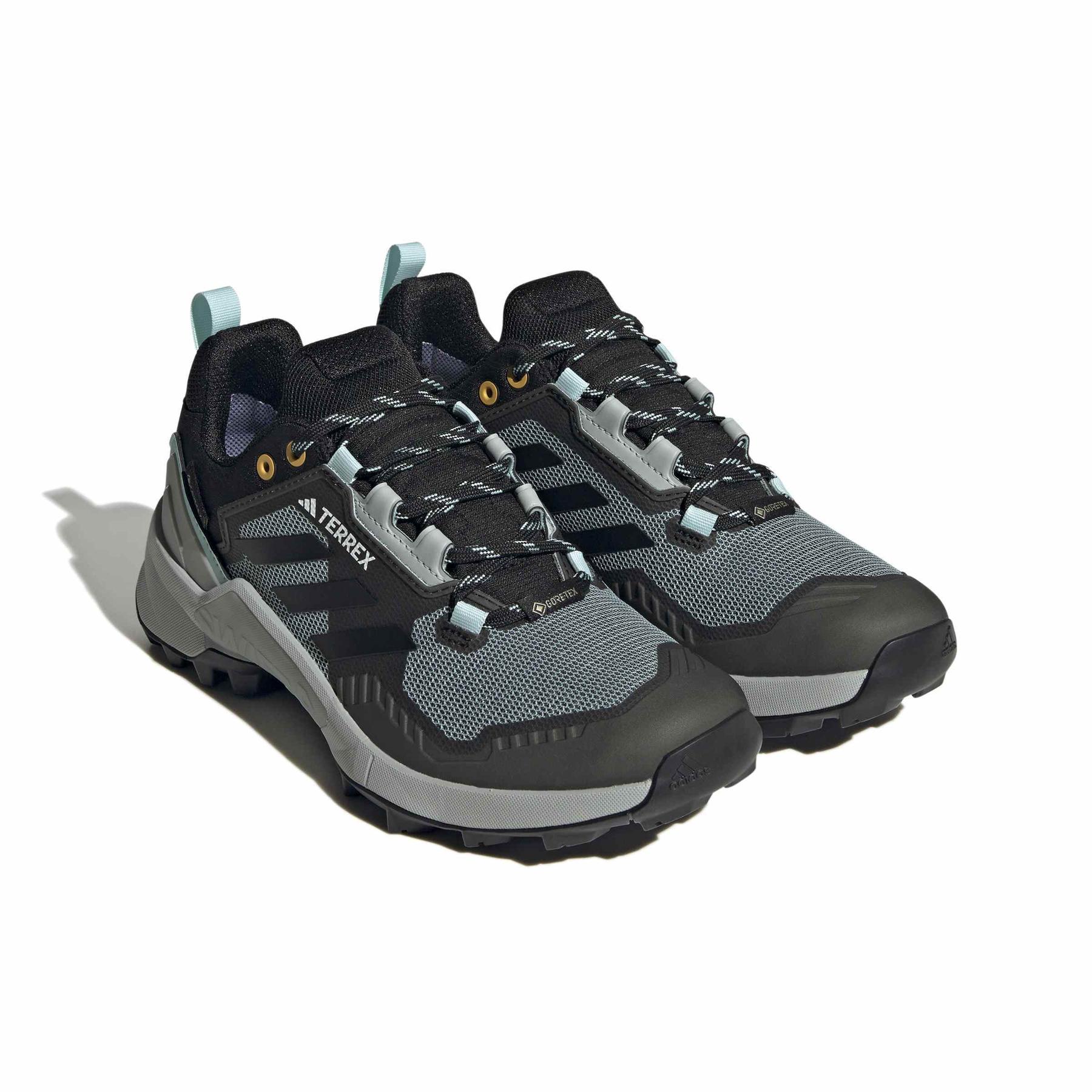 product/2/0/2025_09_adidas_if2403_6_footwear_photography_front_lateral_top_view_white.jpg