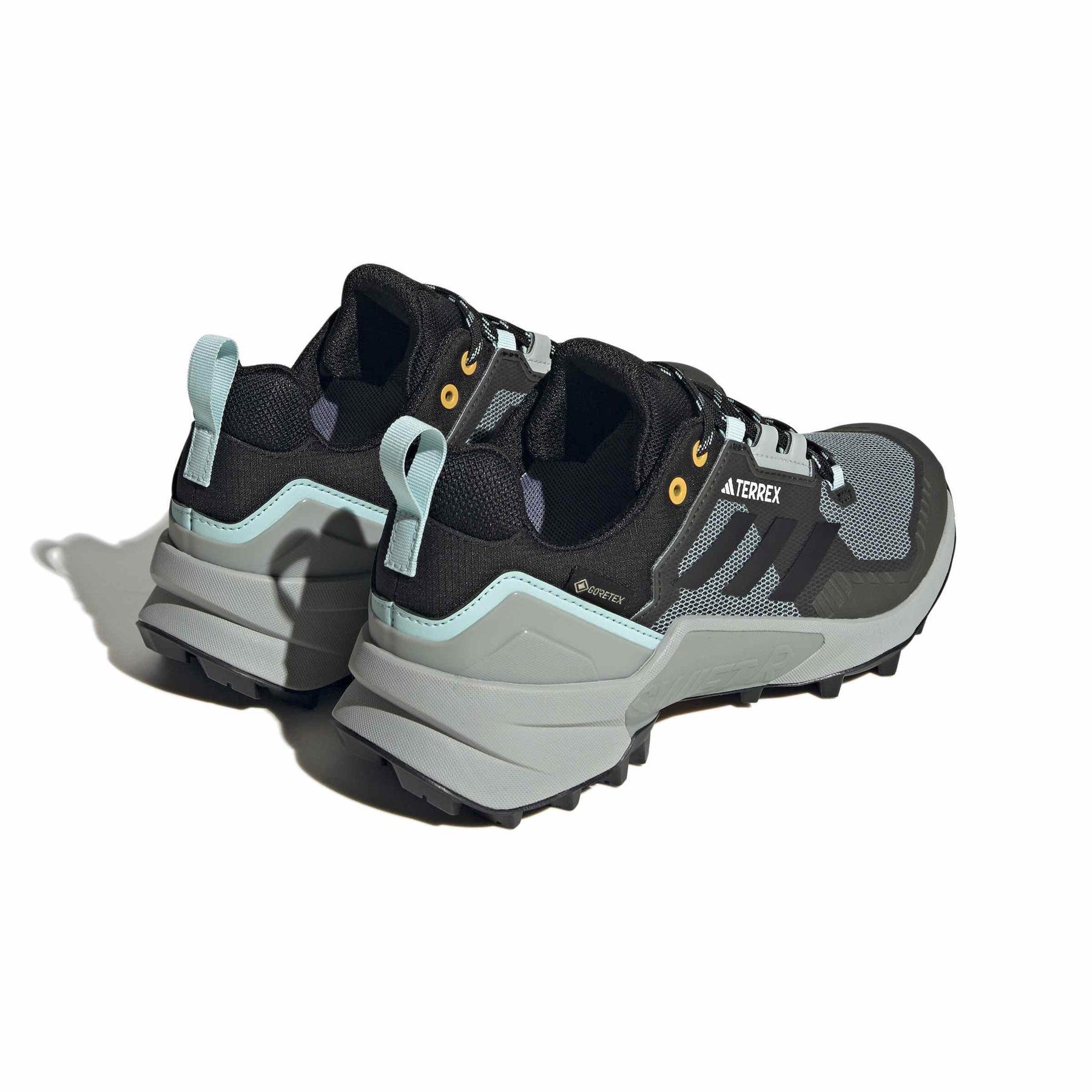 product/2/0/2025_09_adidas_if2403_7_footwear_photography_back_lateral_top_view_white.jpg
