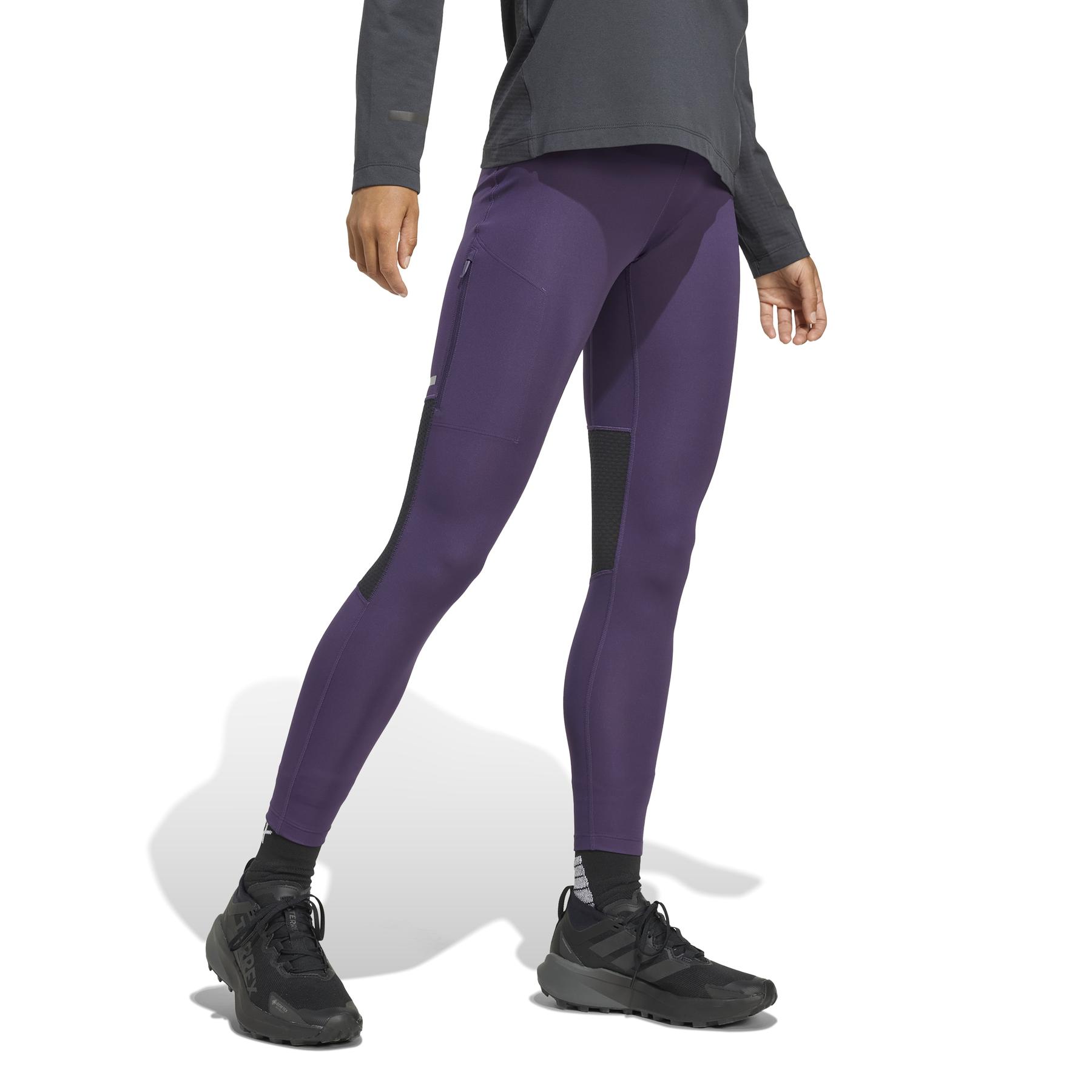 product/2/0/2025_adidas_jd4231_4_apparel_on_model_walking_view_white.jpg