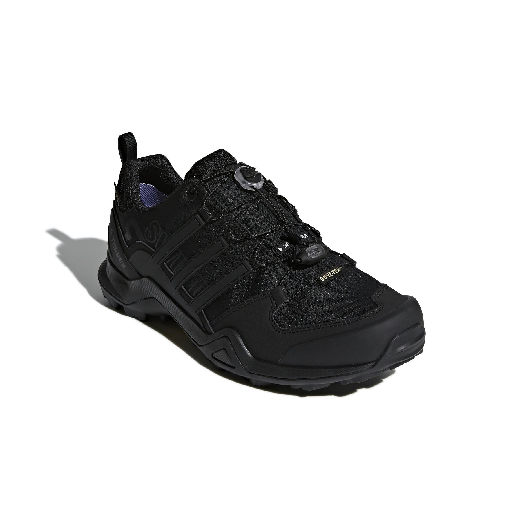 product/a/d/adidas_cm7492_6_footwear_photography_front_lateral_top_view_white_000.jpg