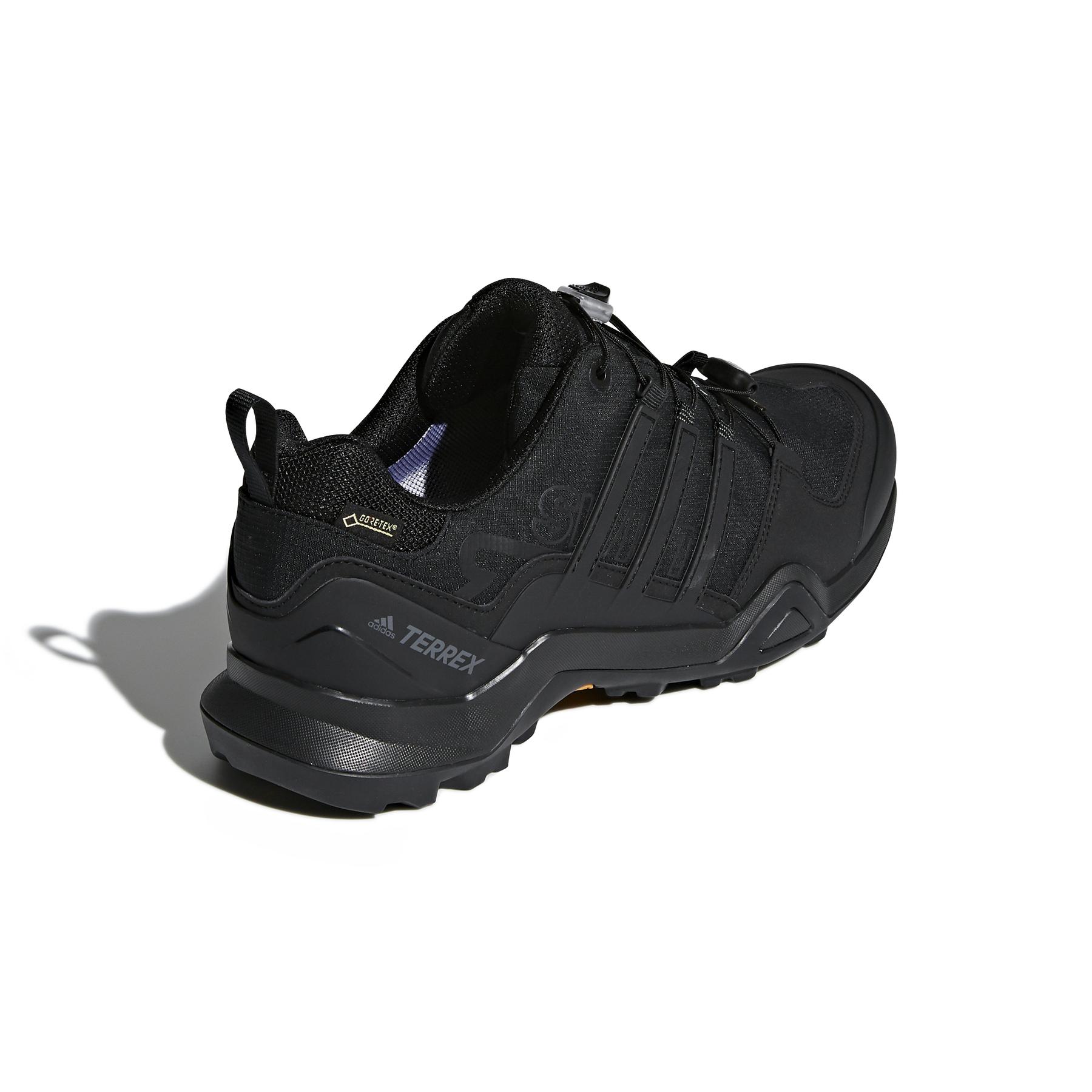 product/a/d/adidas_cm7492_7_footwear_photography_back_lateral_top_view_white_000.jpg